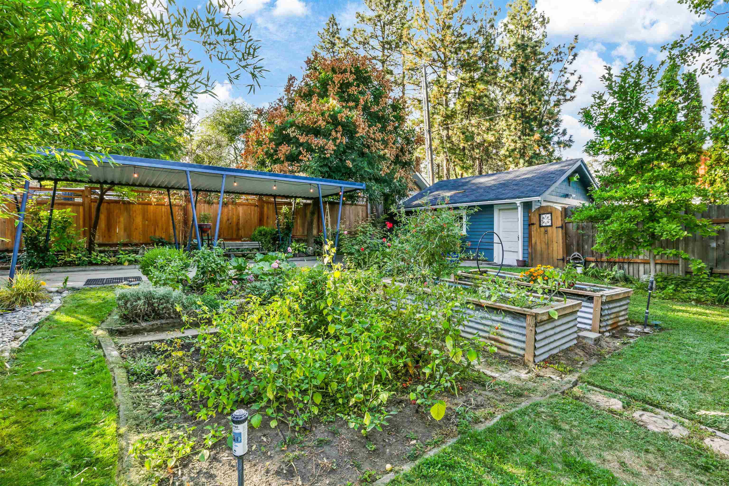 975 E 9th Ave - Photo 34