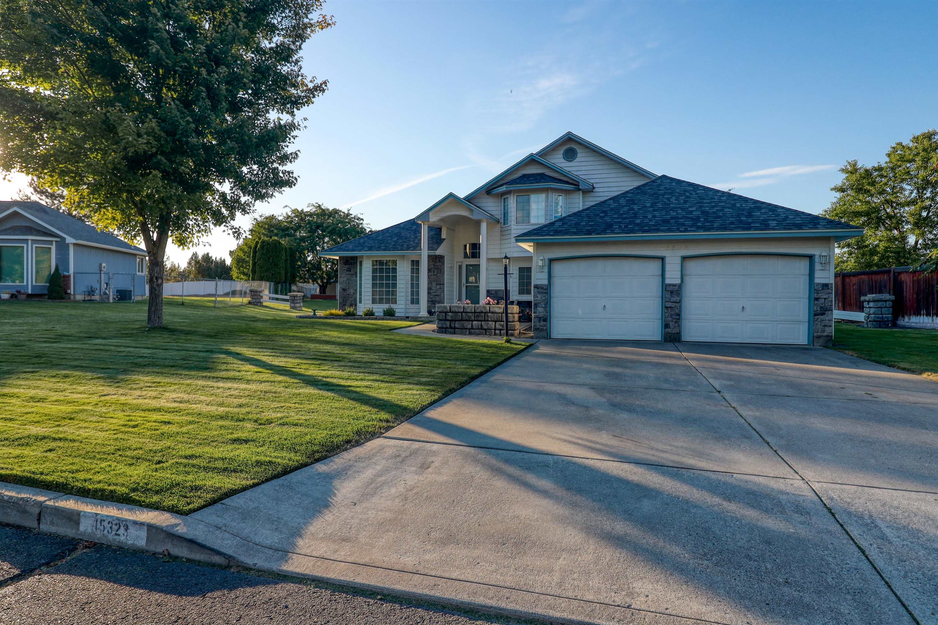 15323 N Gleneden St - Photo 2