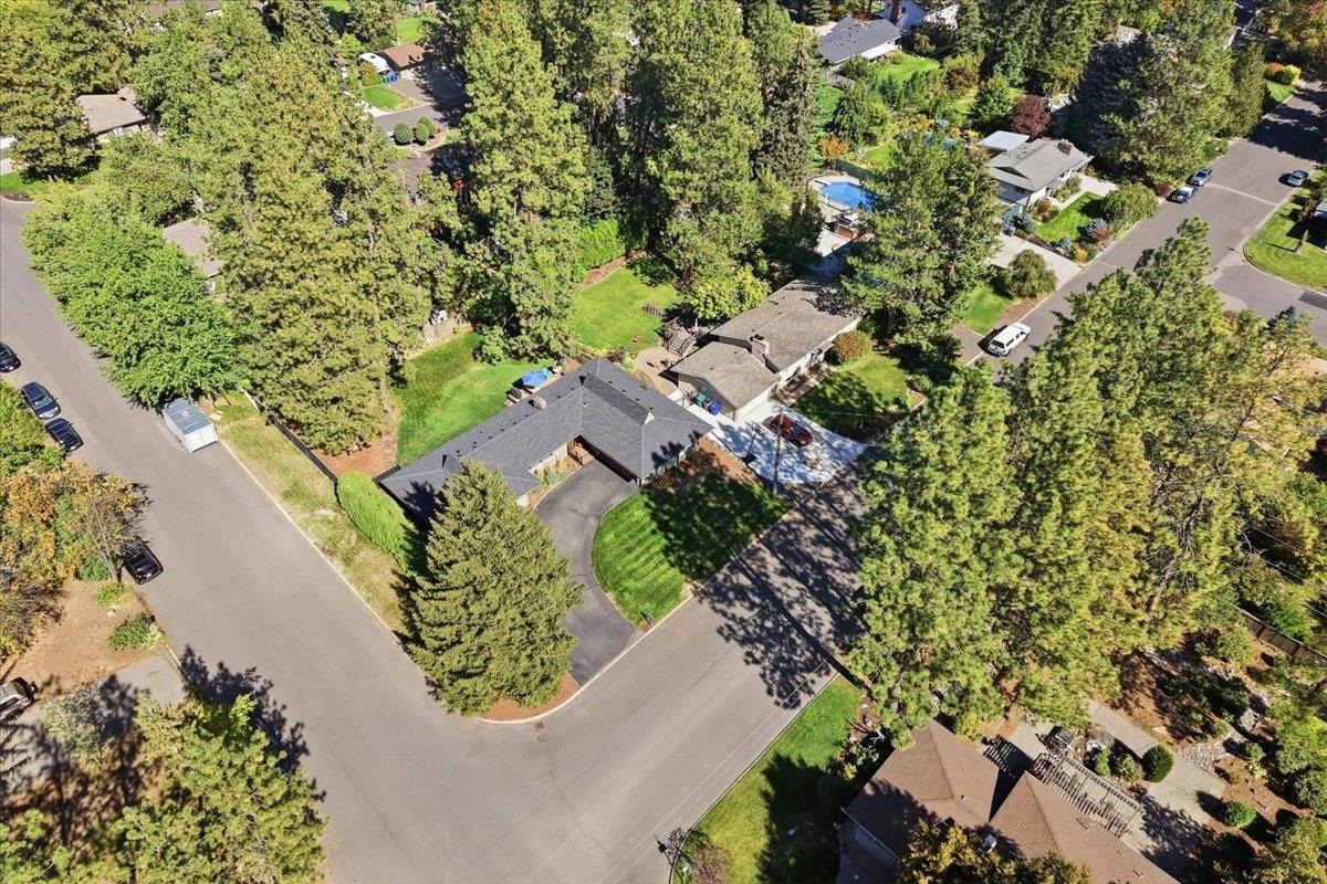 1817 E 55th Ave - Photo 37