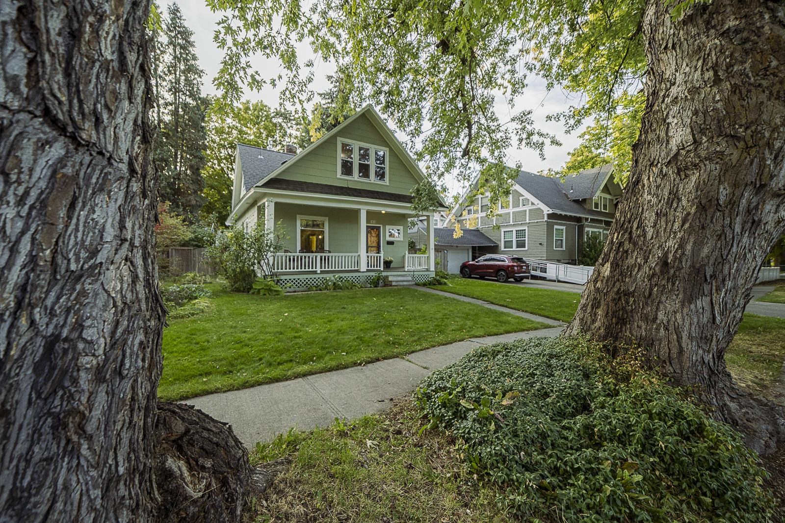 1412 S Tacoma St - Photo 3