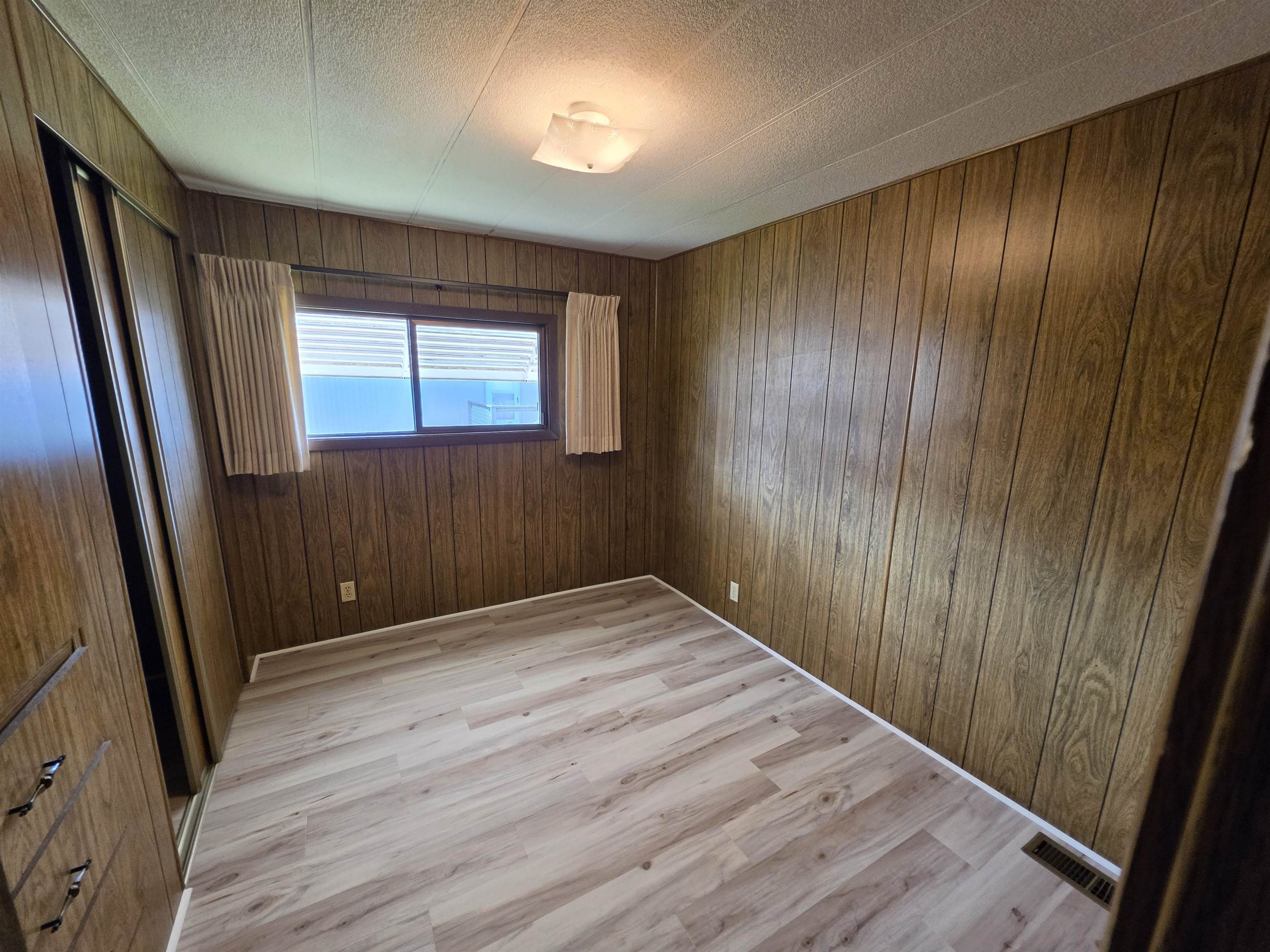 1205 E LYONS AVE Ave - Photo 7
