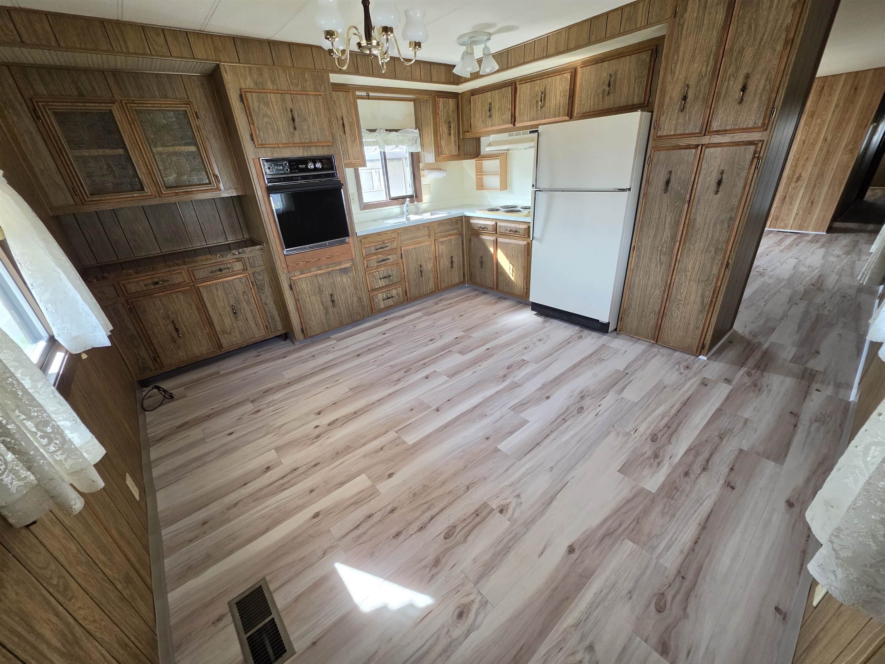 1205 E LYONS AVE Ave - Photo 10