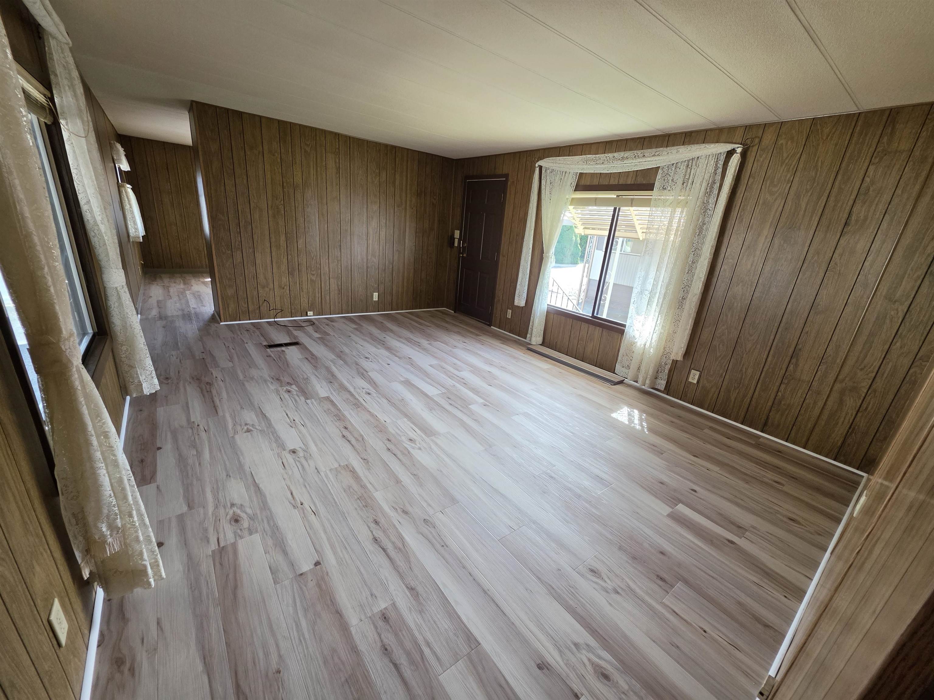1205 E LYONS AVE Ave - Photo 11