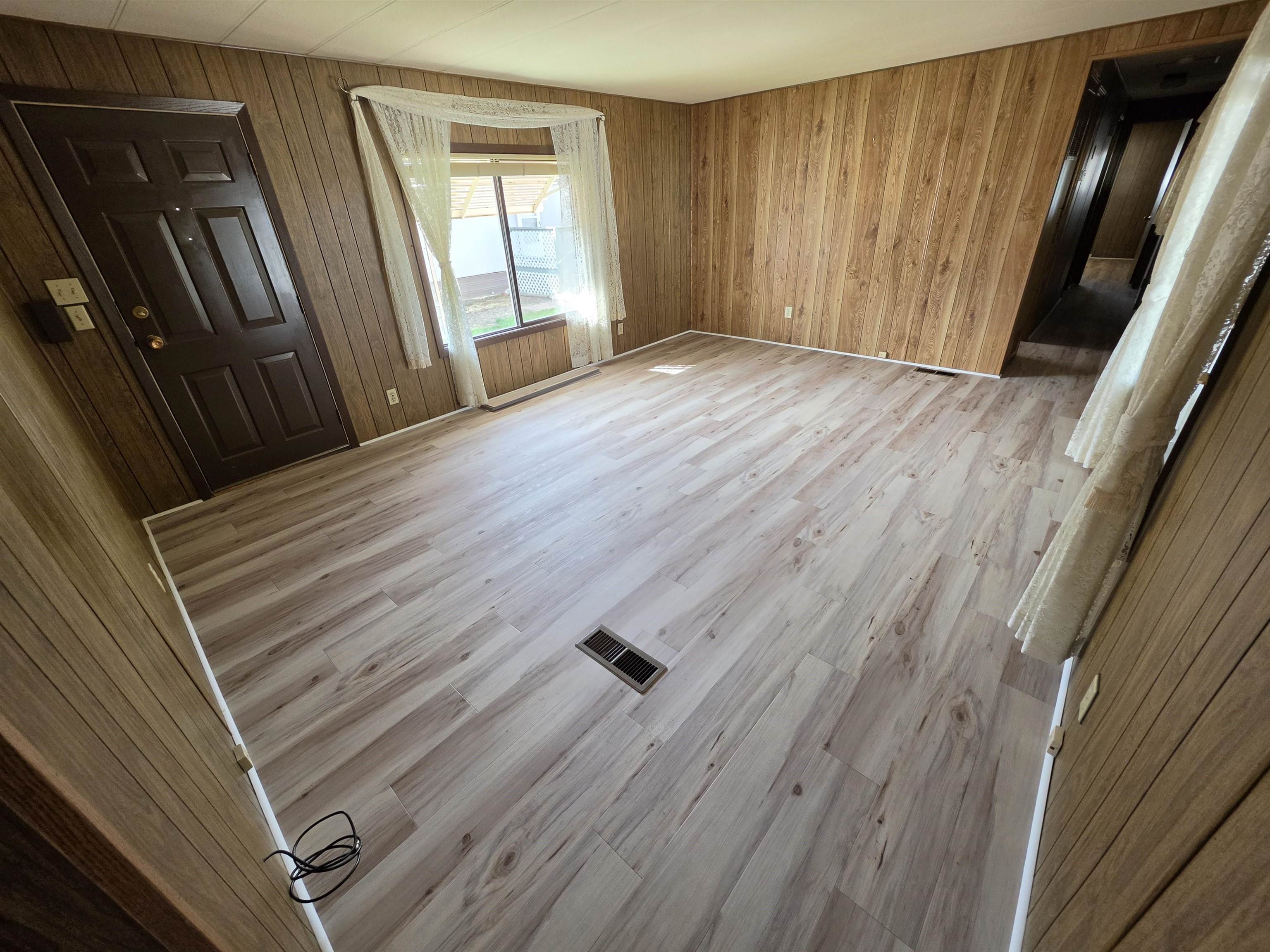 1205 E LYONS AVE Ave - Photo 12