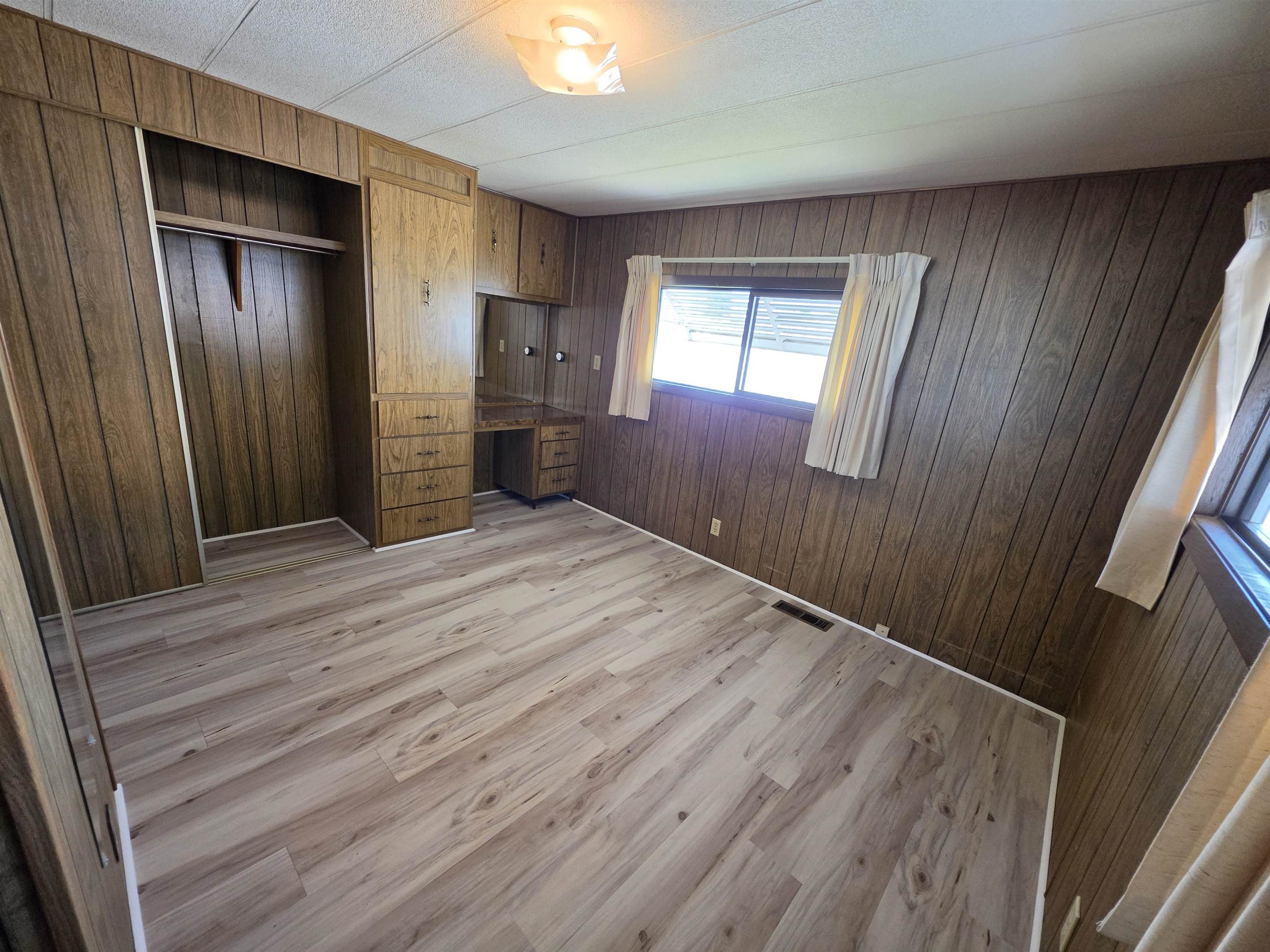 1205 E LYONS AVE Ave - Photo 13