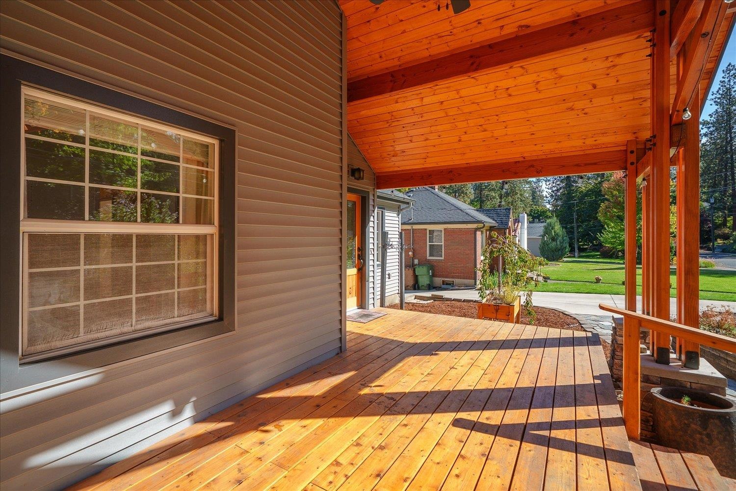 929 E 19th Ave - Photo 8