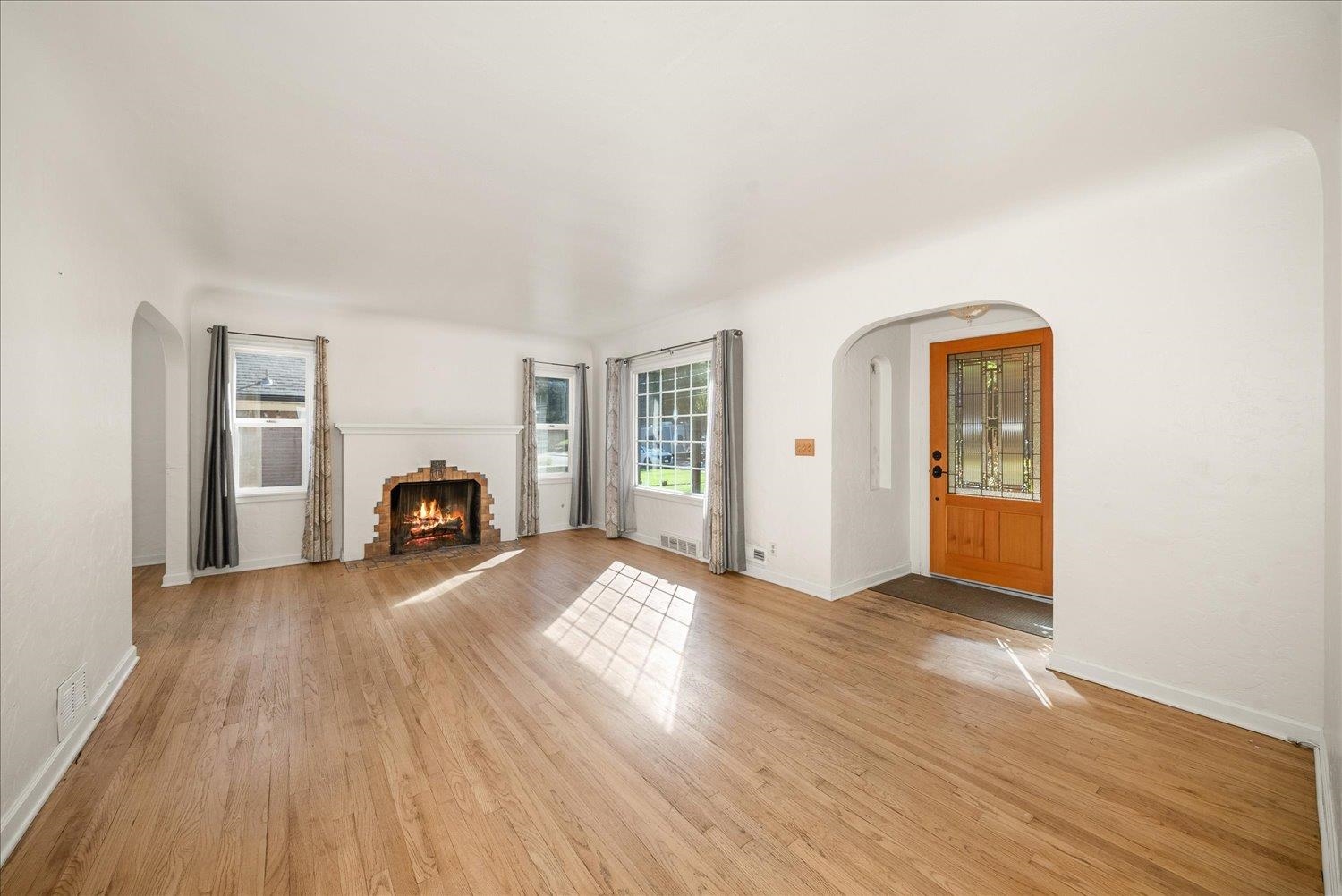 929 E 19th Ave - Photo 9