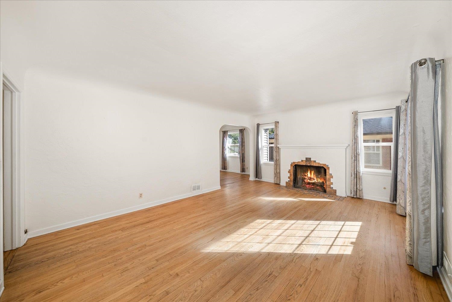 929 E 19th Ave - Photo 10