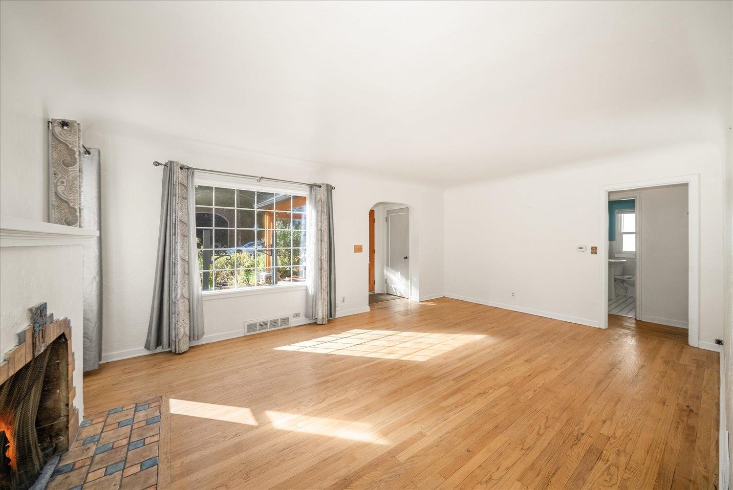 929 E 19th Ave - Photo 11