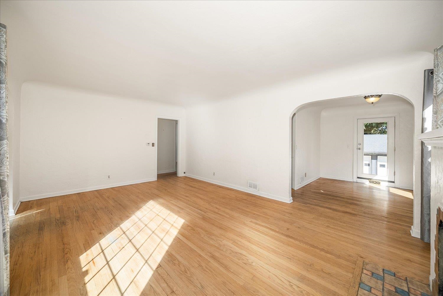 929 E 19th Ave - Photo 12