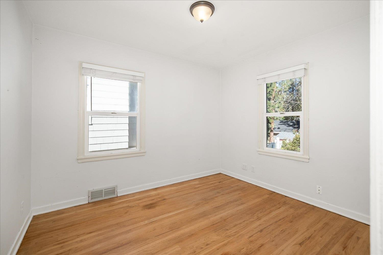 929 E 19th Ave - Photo 19