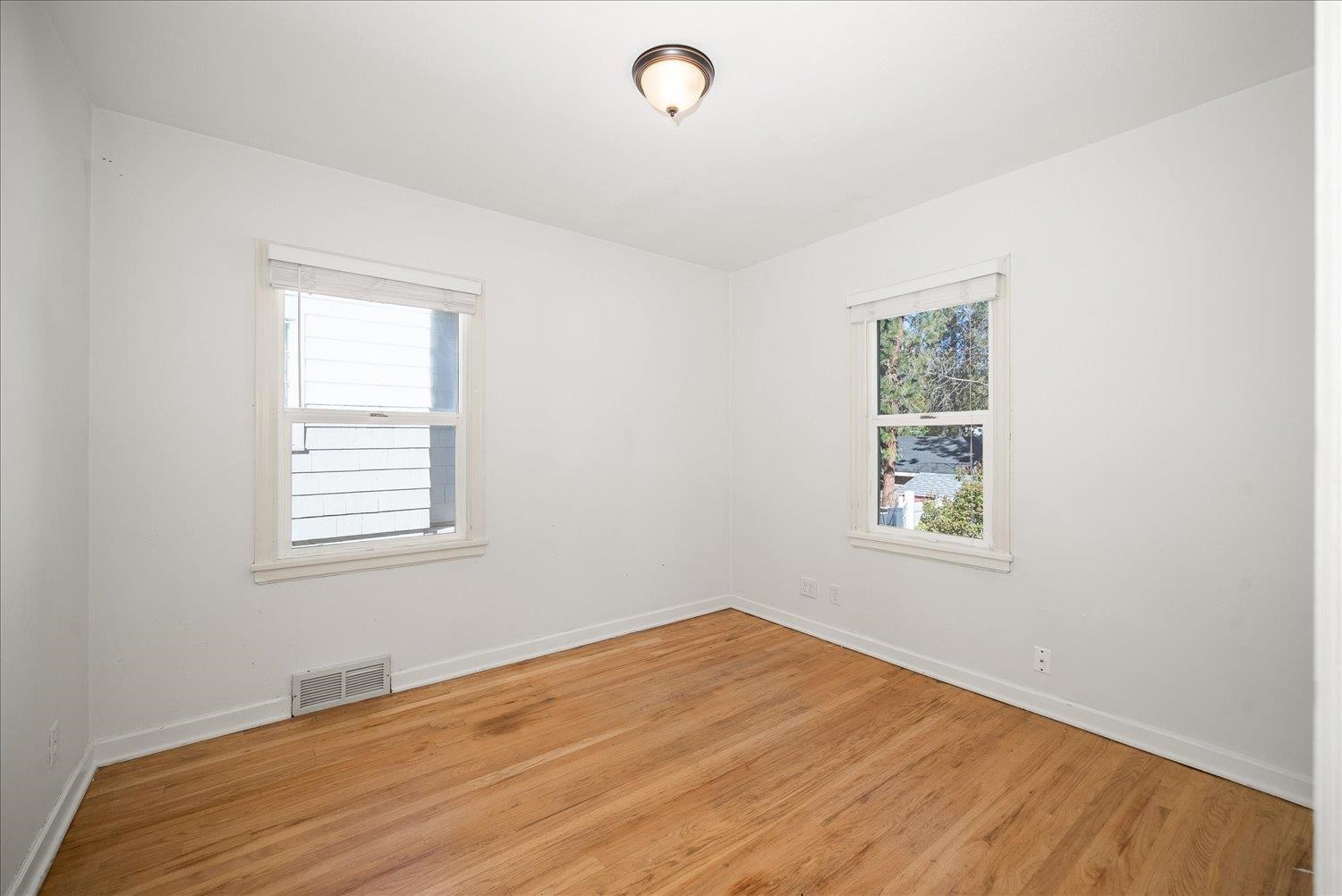 929 E 19th Ave - Photo 24