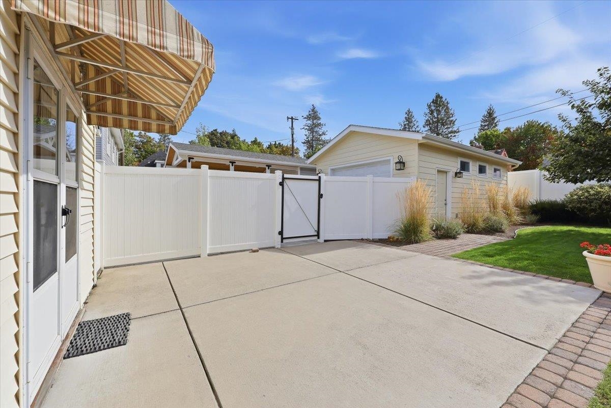 817 W 26th Ave - Photo 32