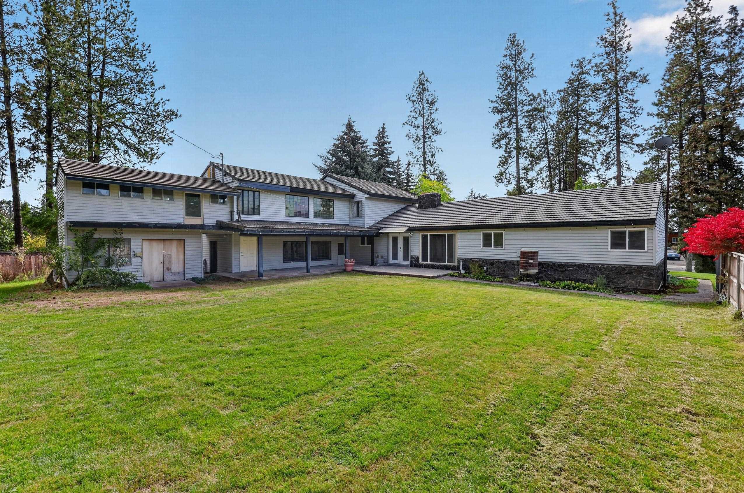 105 E High Dr - Photo 2