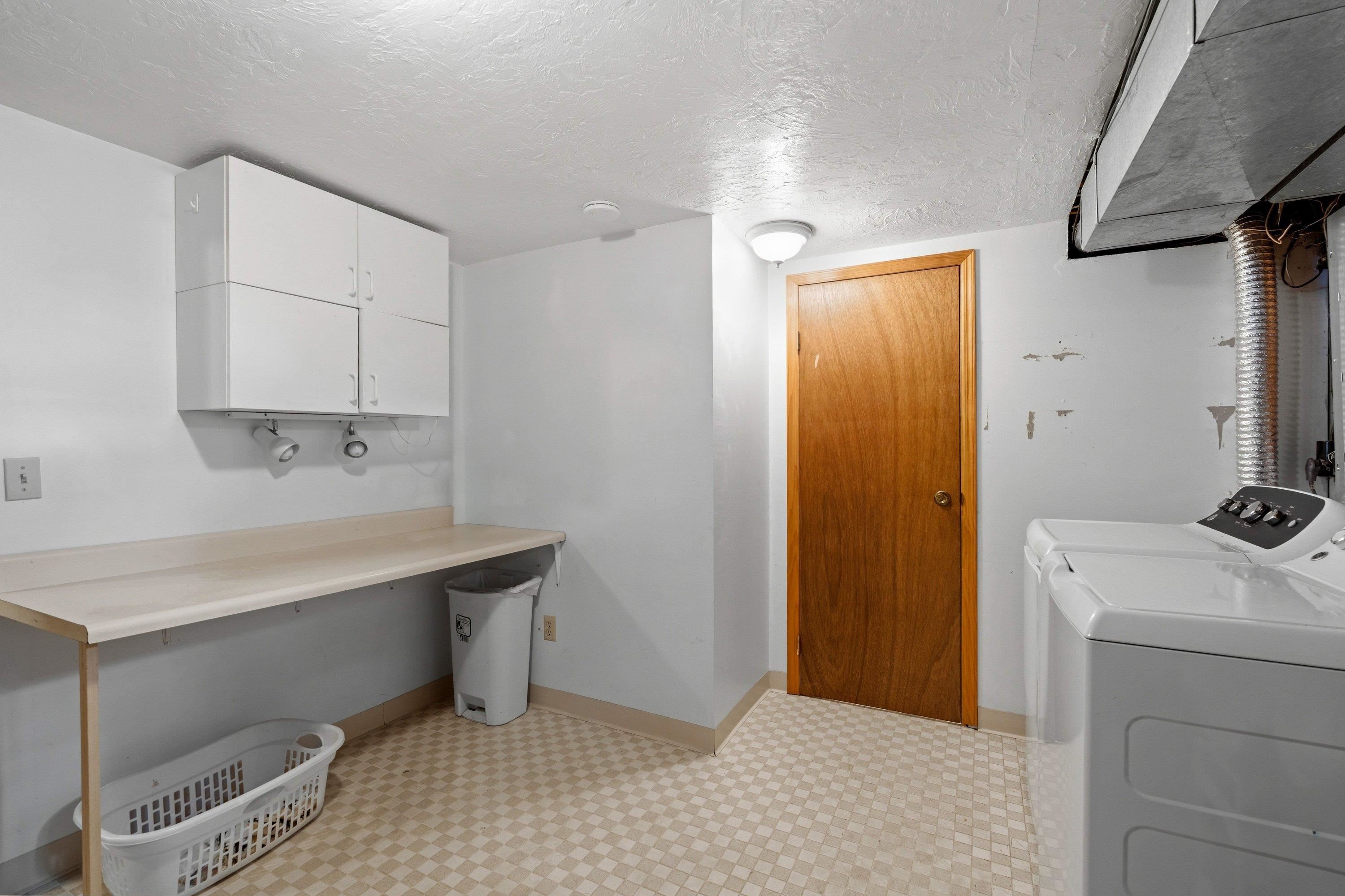 3105 W Beacon Ave - Photo 29