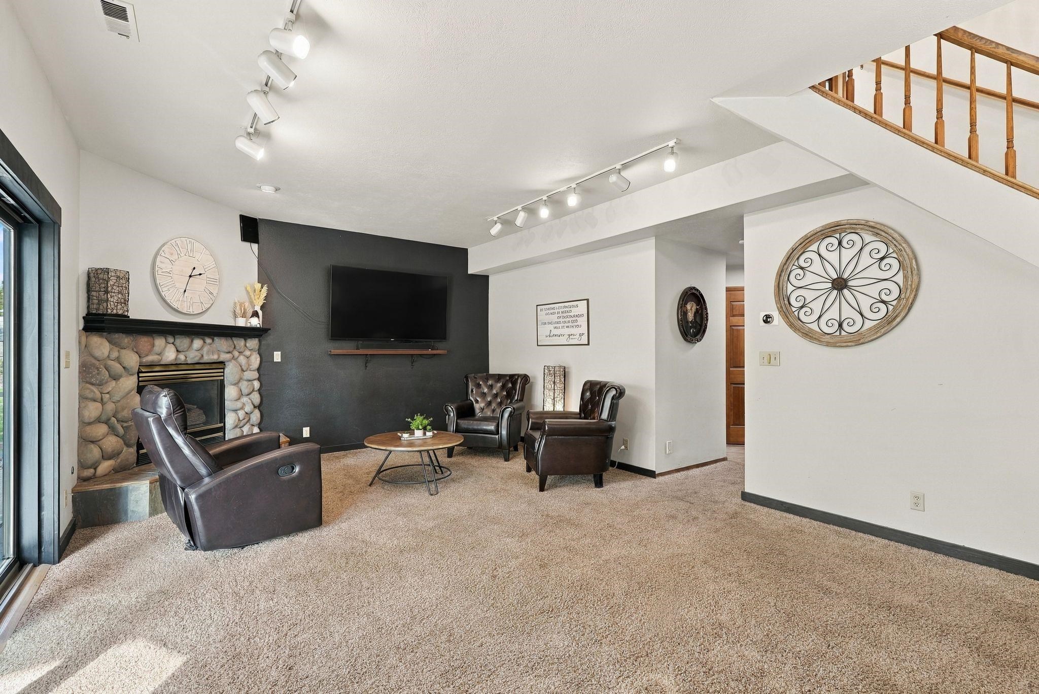 3015 W Alison Ave - Photo 9