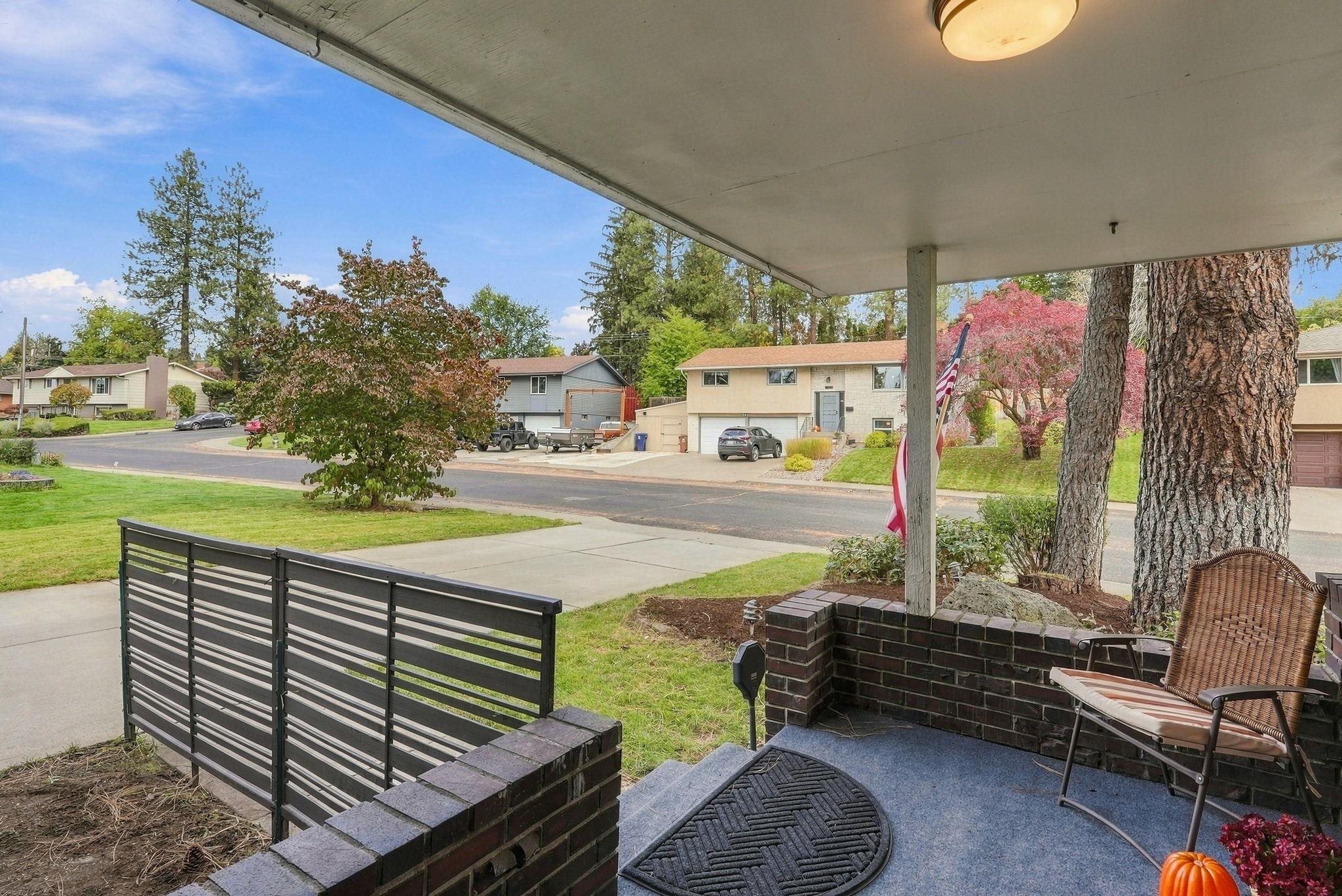 6409 N Greenwood Blvd - Photo 3