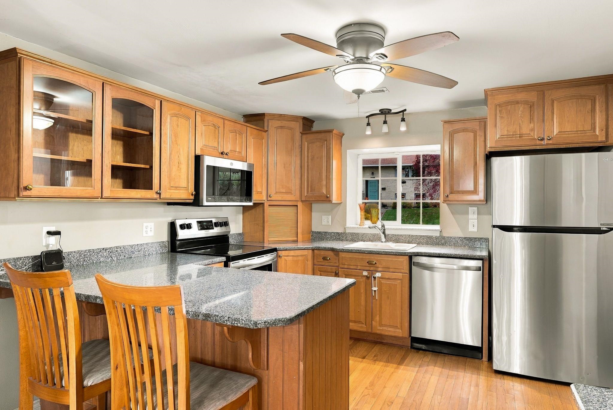 6409 N Greenwood Blvd - Photo 9