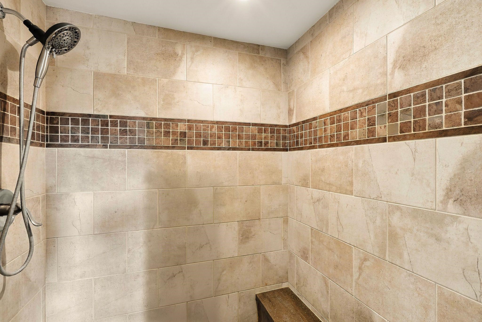 6409 N Greenwood Blvd - Photo 17