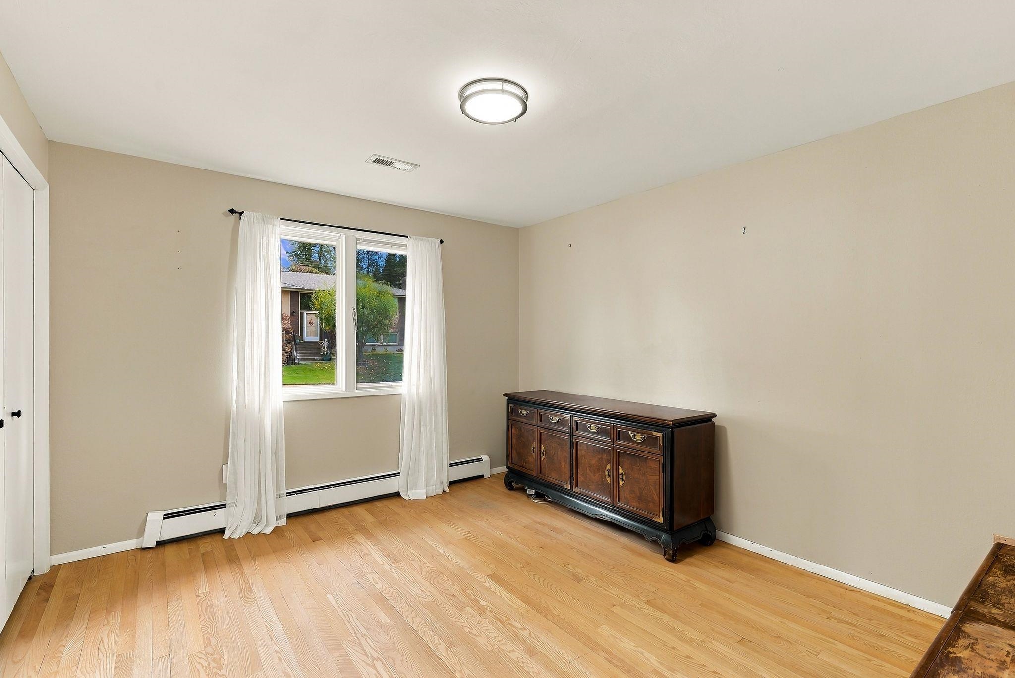 6409 N Greenwood Blvd - Photo 23