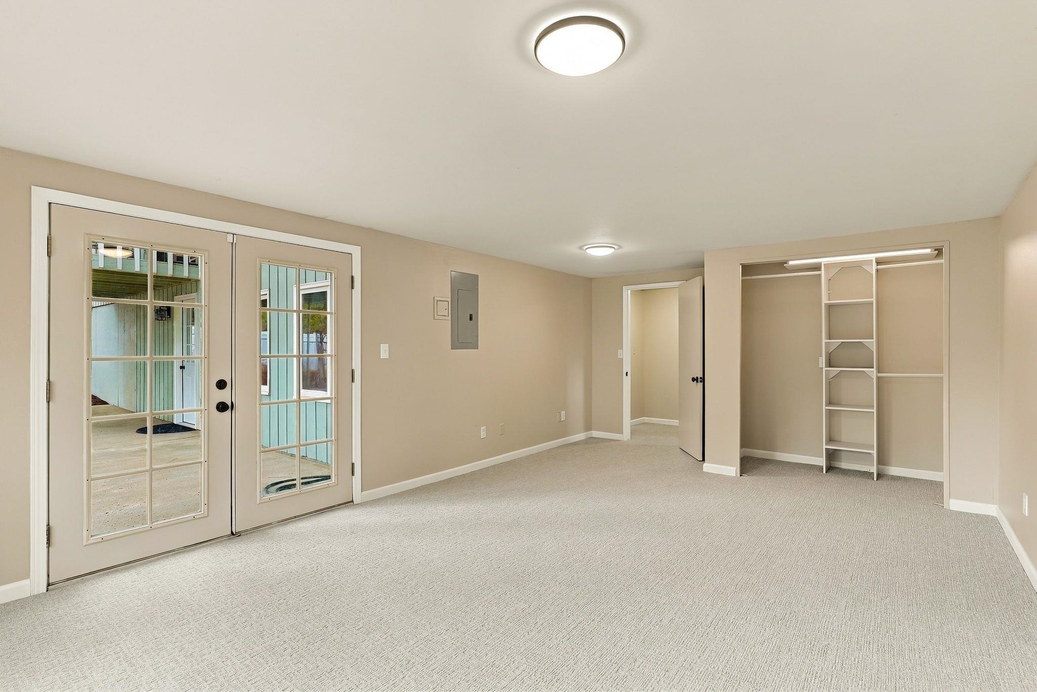 6409 N Greenwood Blvd - Photo 31
