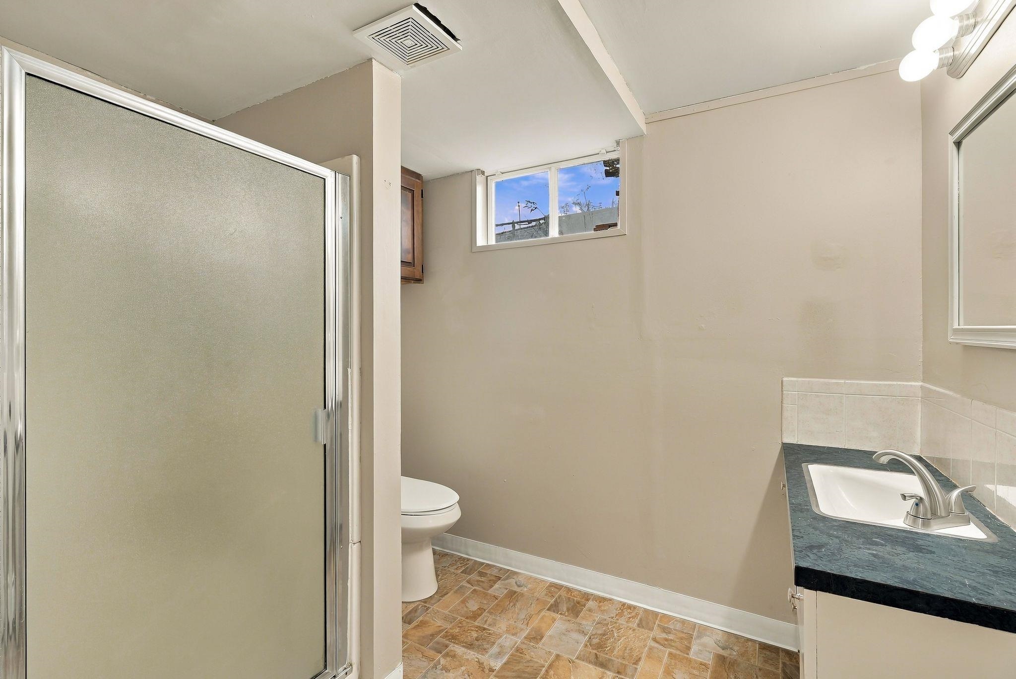 6409 N Greenwood Blvd - Photo 32