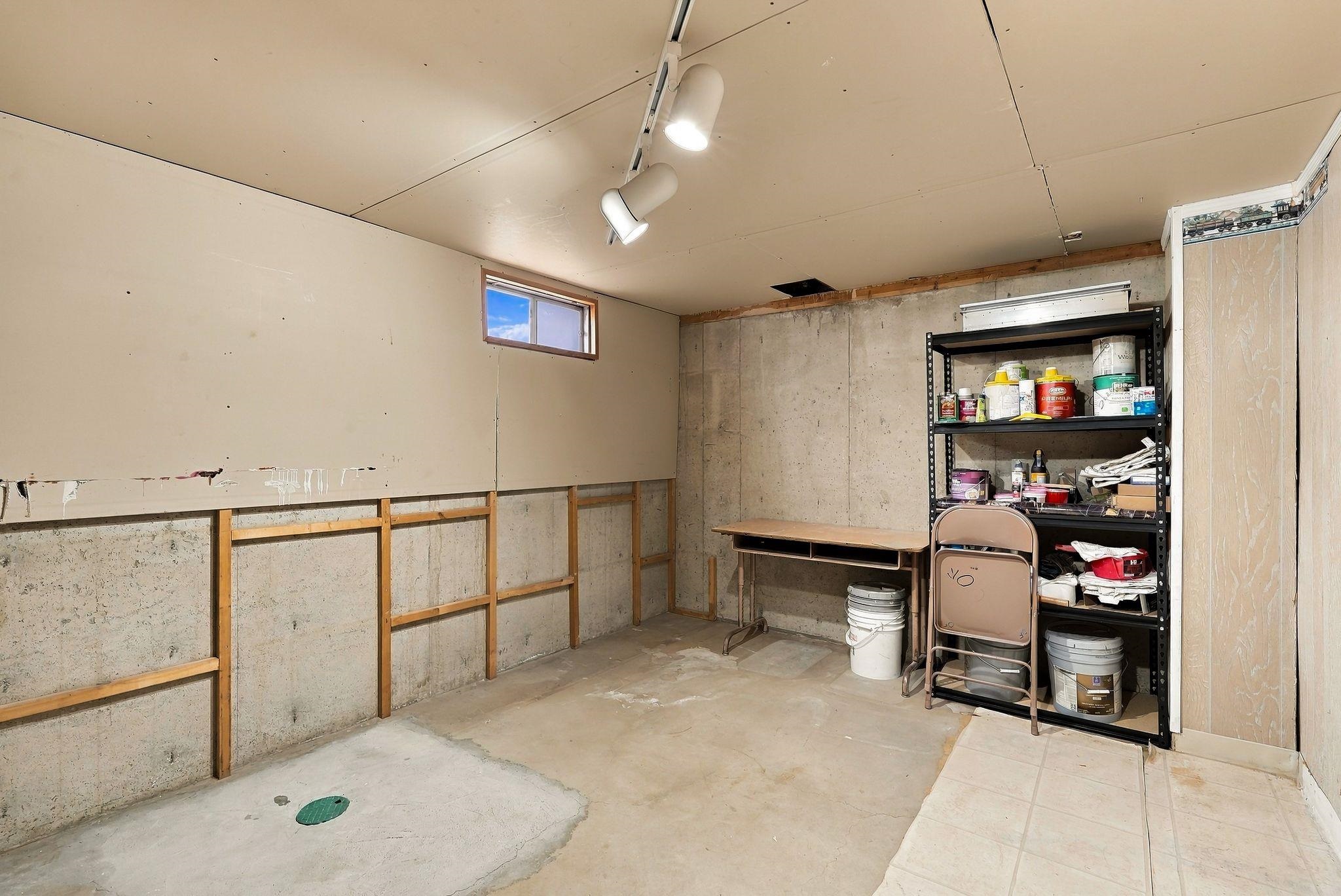 6409 N Greenwood Blvd - Photo 35