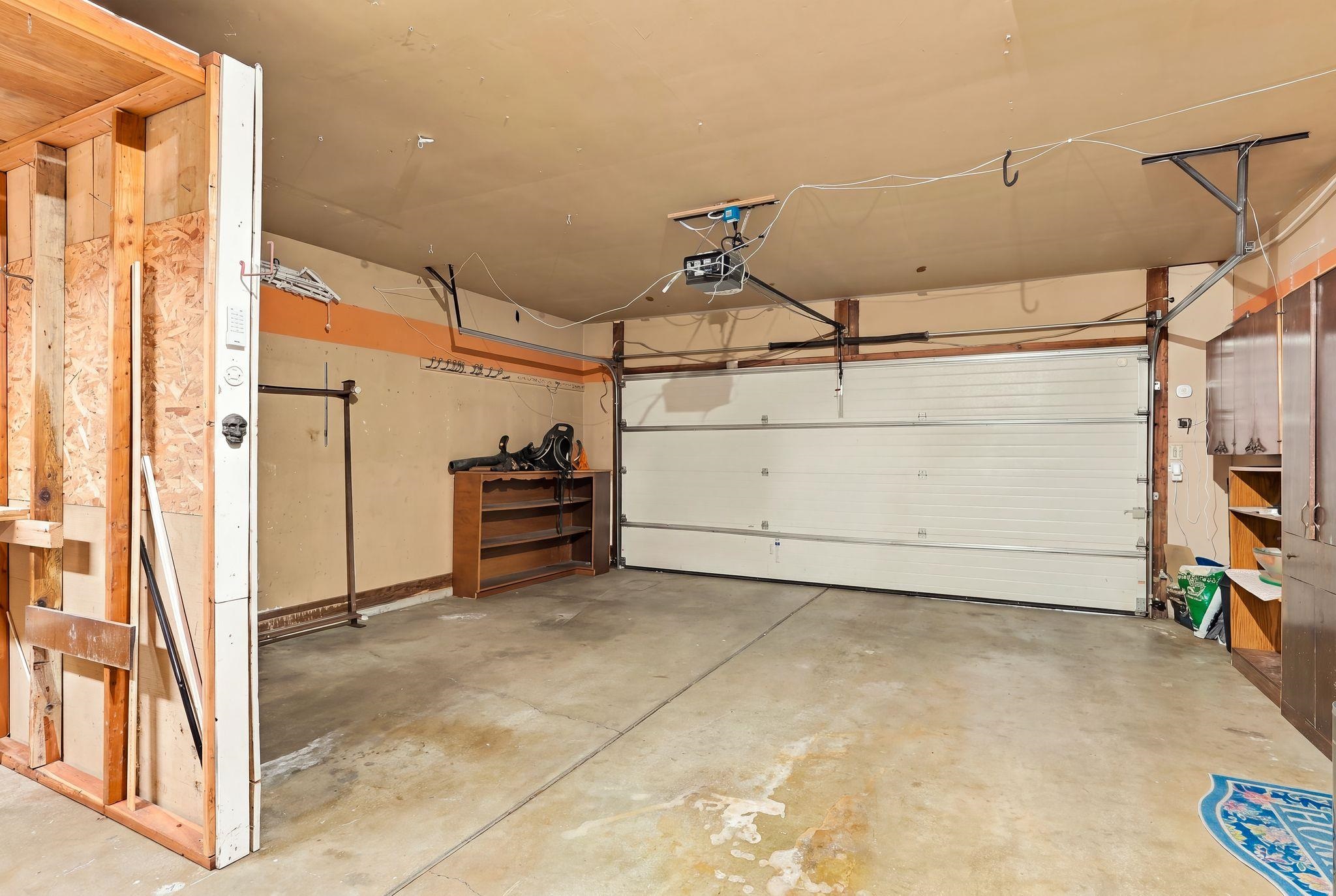 6409 N Greenwood Blvd - Photo 36