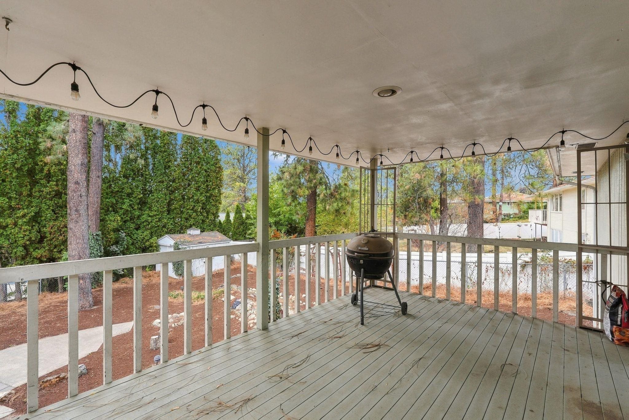 6409 N Greenwood Blvd - Photo 39