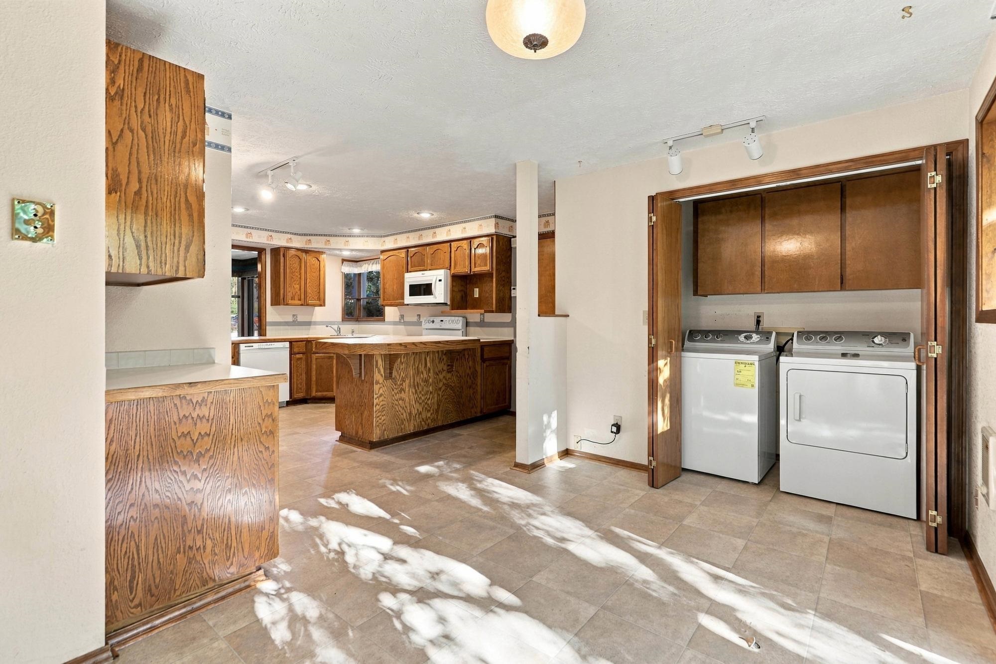 2110 E 56th Ct - Photo 15