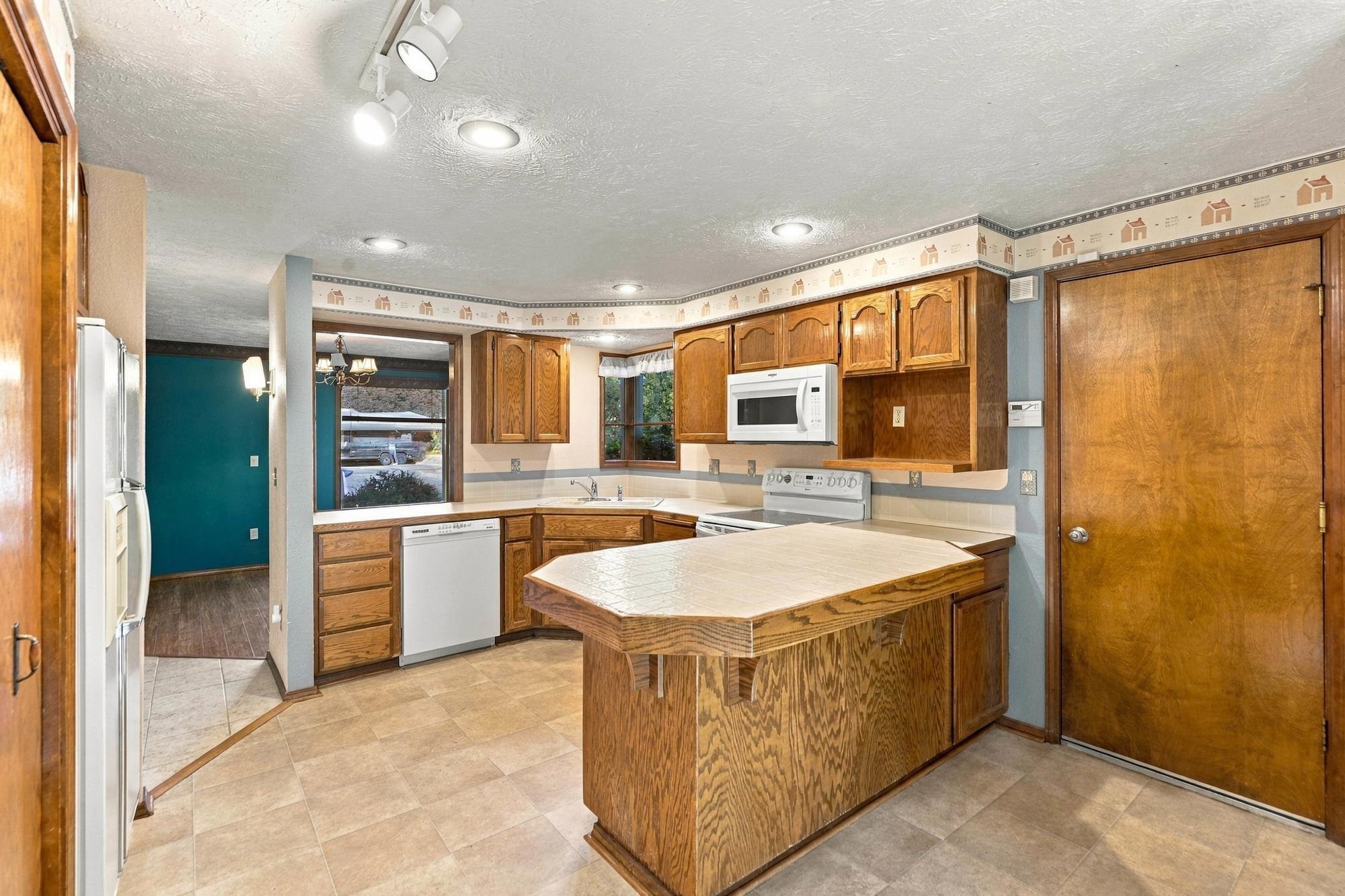2110 E 56th Ct - Photo 16