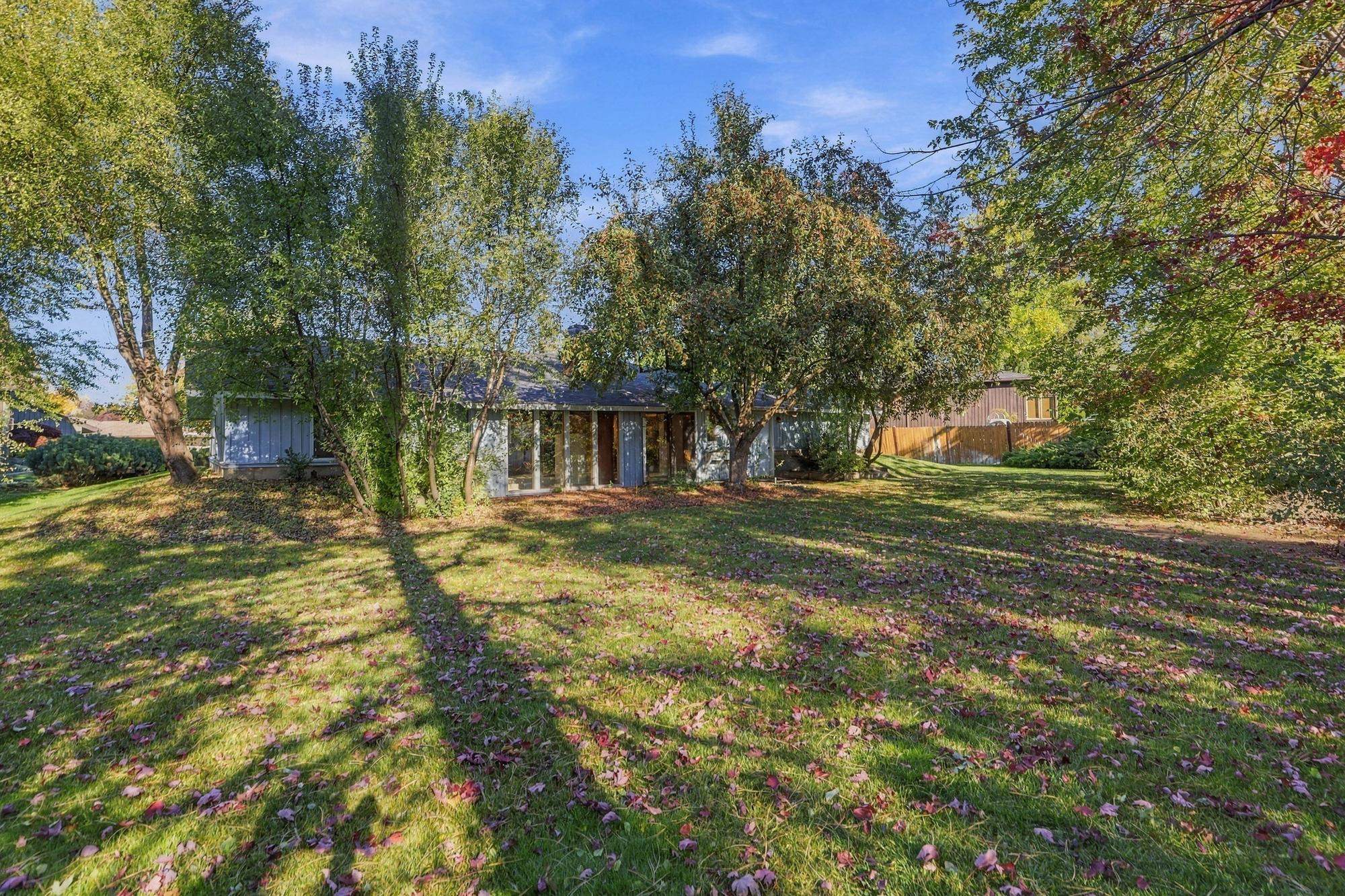 2110 E 56th Ct - Photo 32