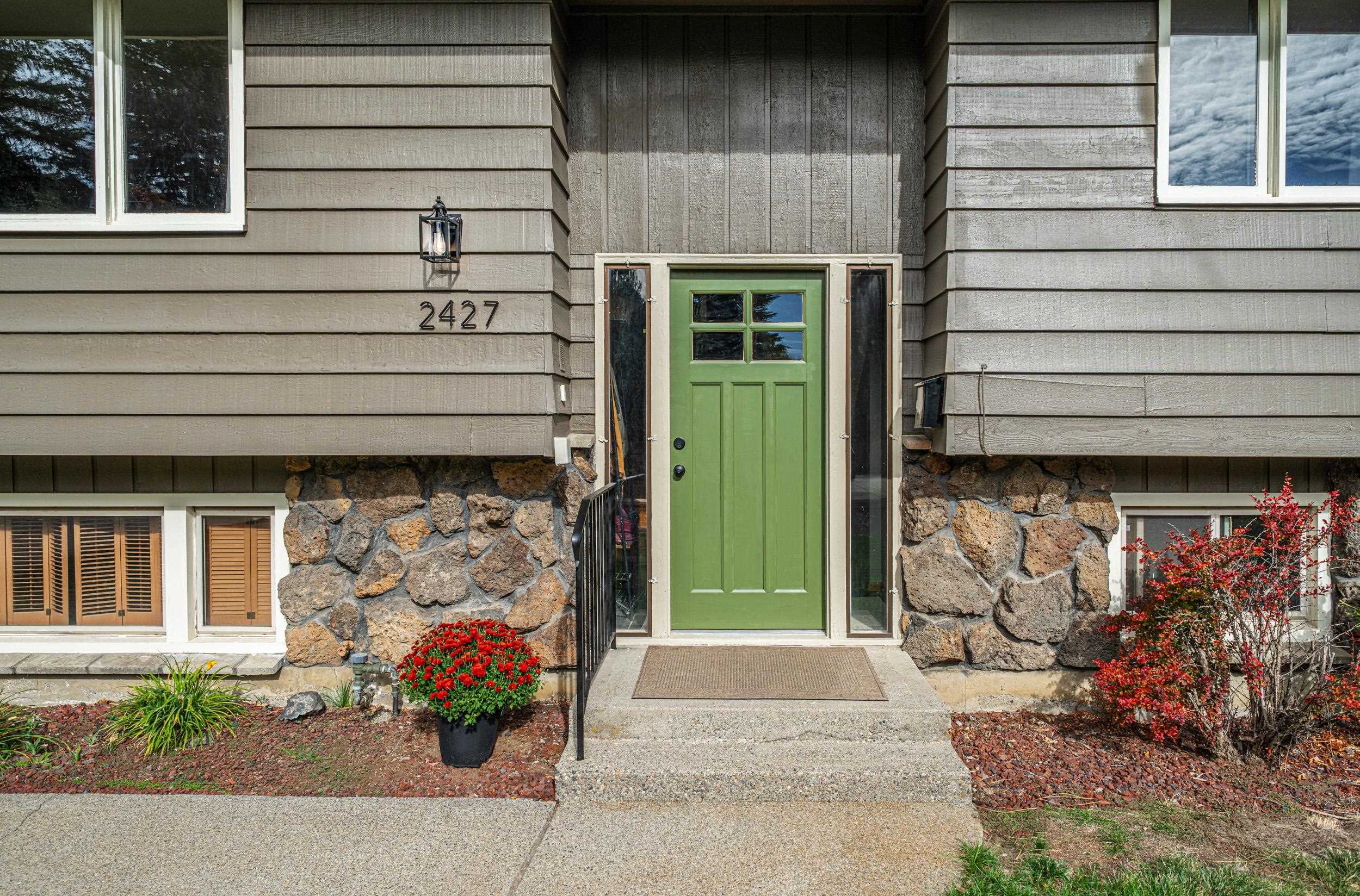2427 E 40th Ave - Photo 3