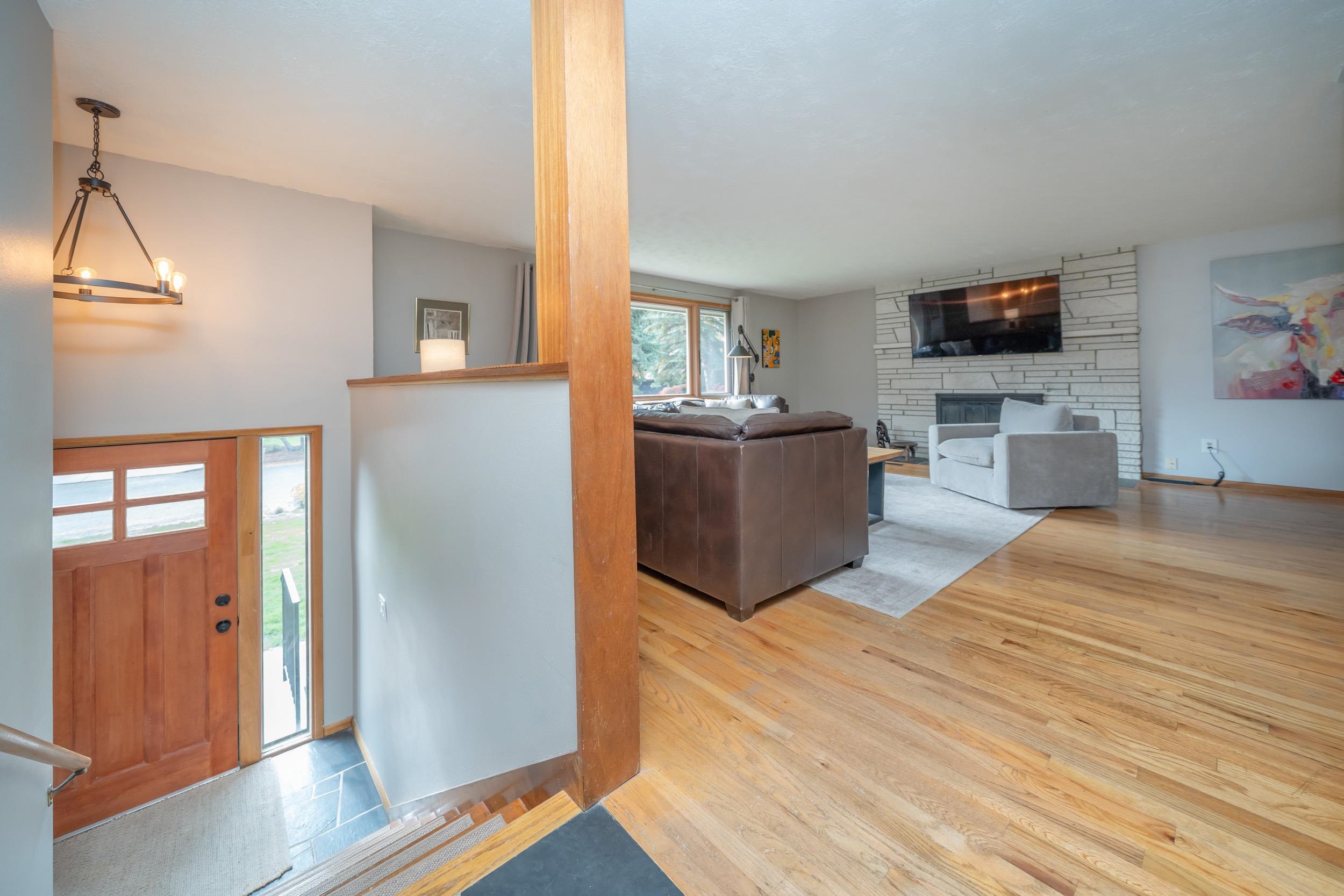 2427 E 40th Ave - Photo 4
