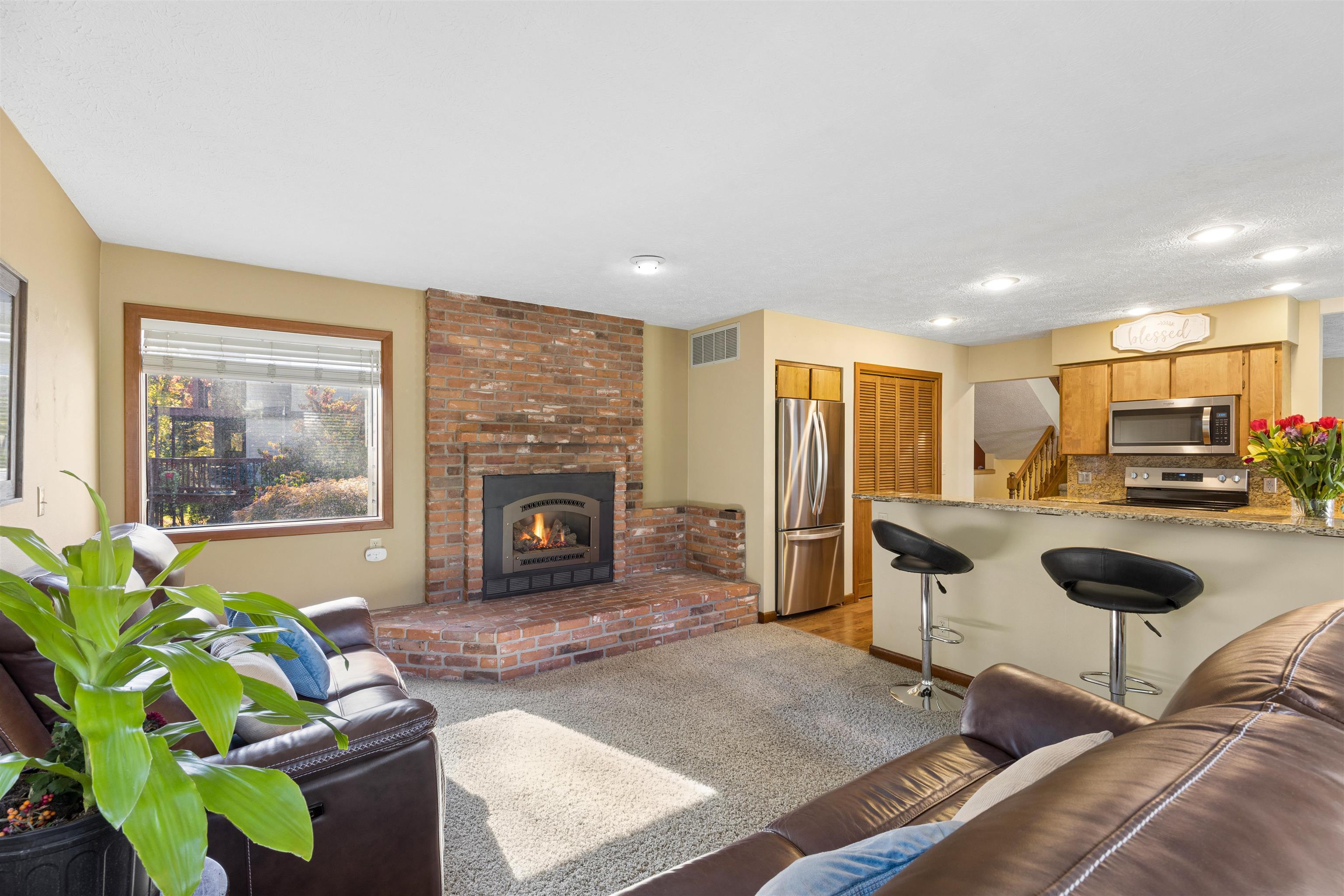 702 W Briar Cliff Ct - Photo 6