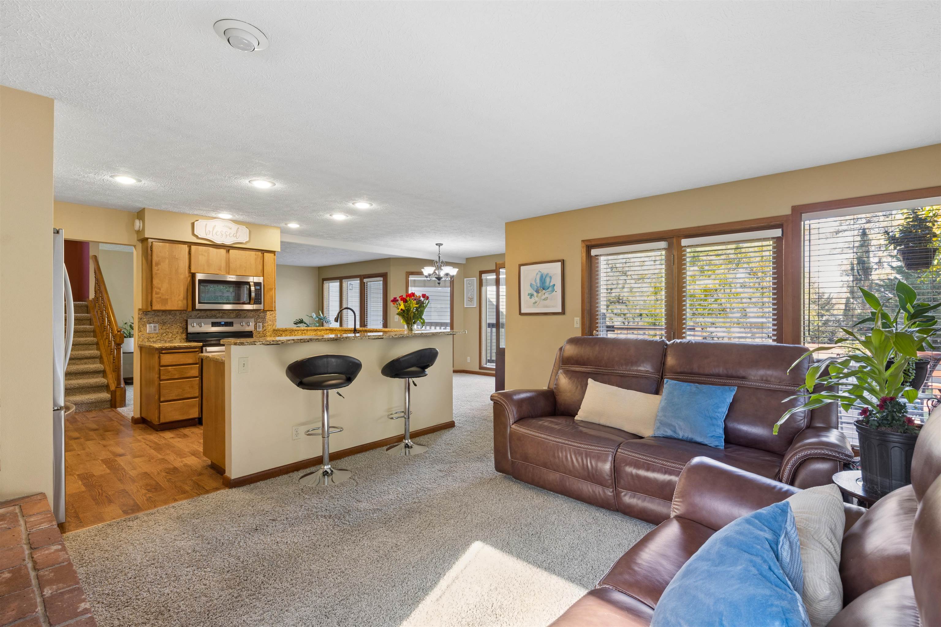 702 W Briar Cliff Ct - Photo 5