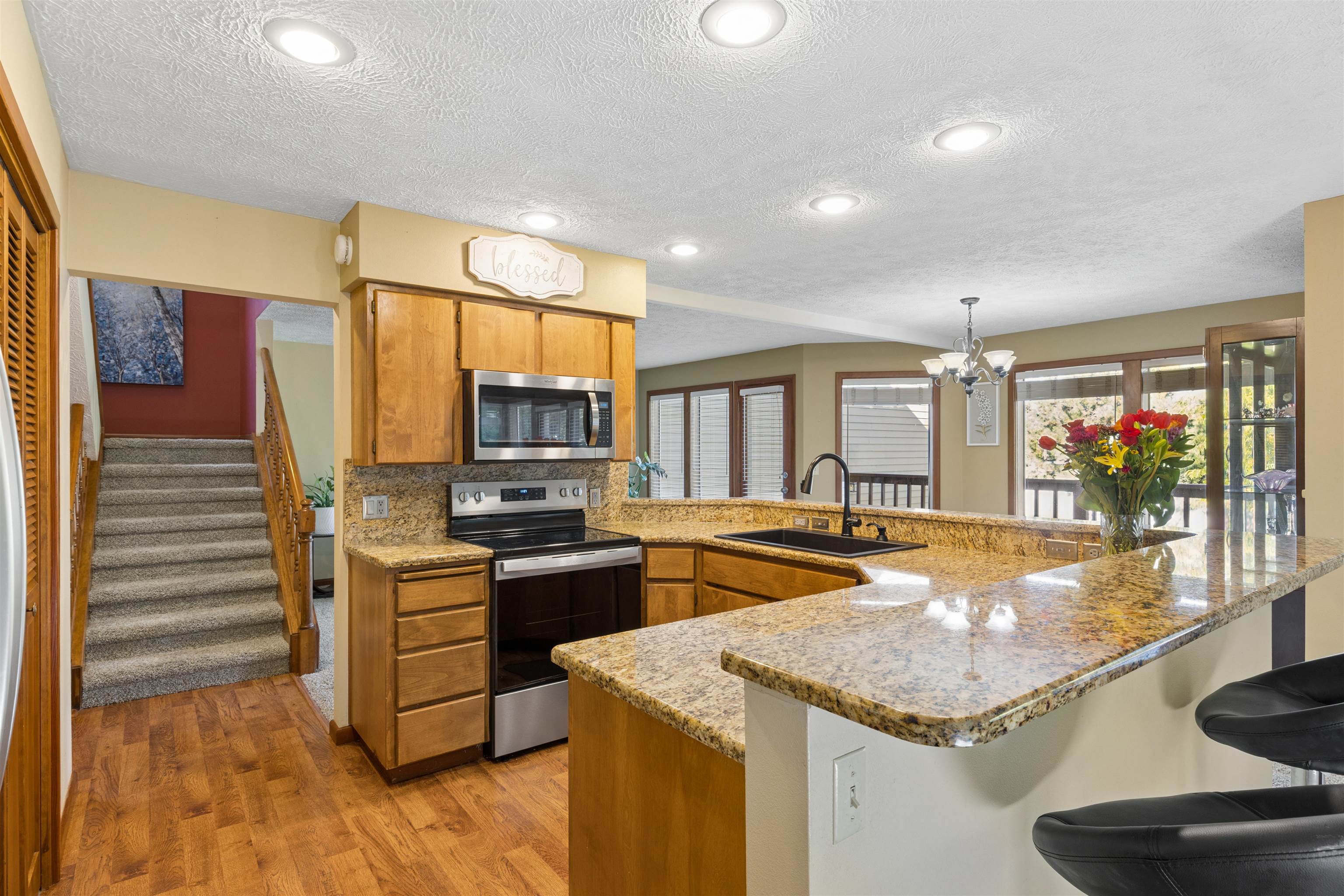 702 W Briar Cliff Ct - Photo 3