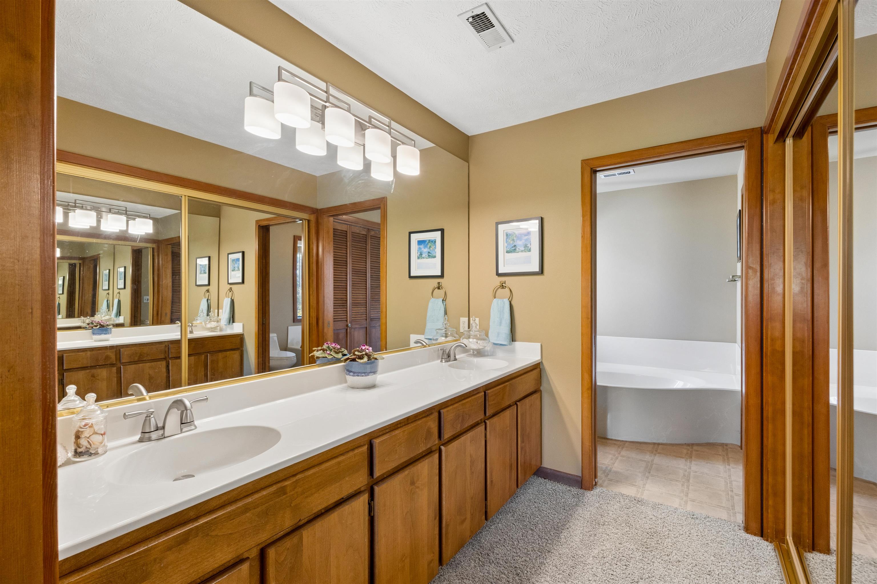 702 W Briar Cliff Ct - Photo 17