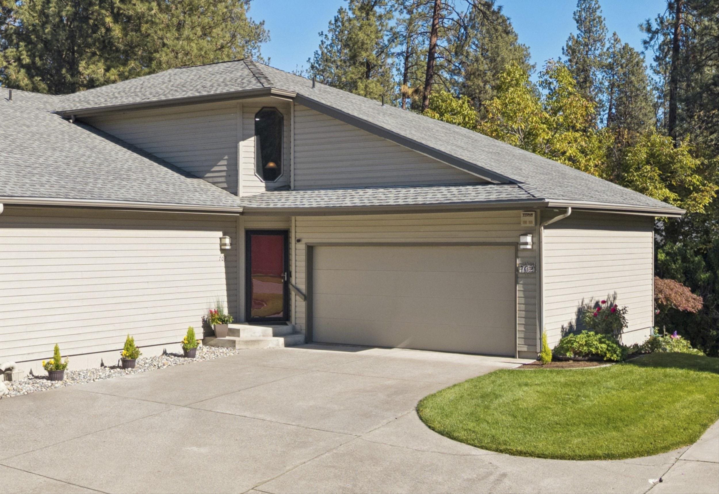 Listing photo for 702 W Briar Cliff Ct, Spokane