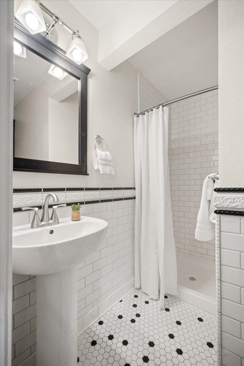 42 W 23rd Ave - Photo 19