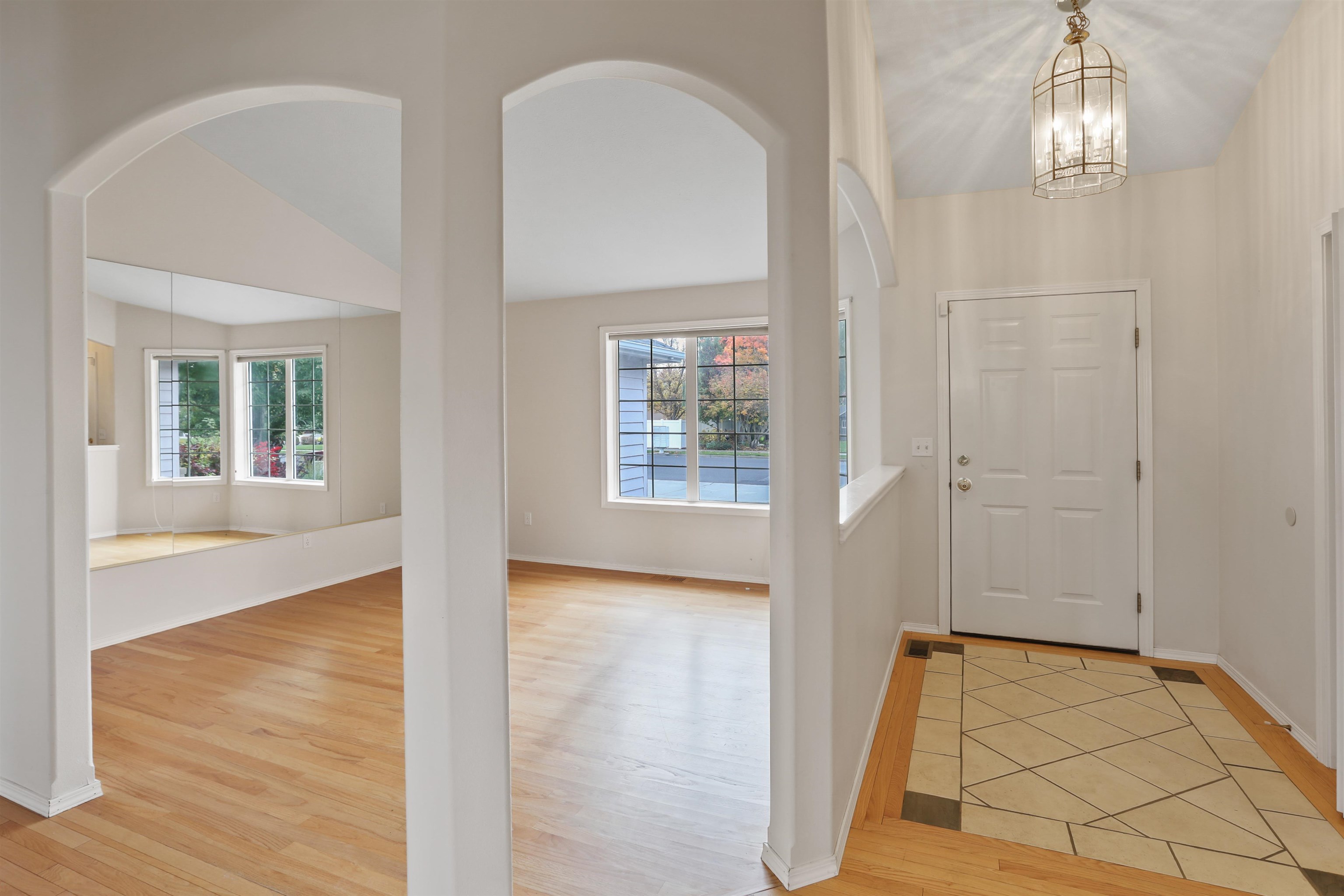 2820 W Hawthorne Rd - Photo 4