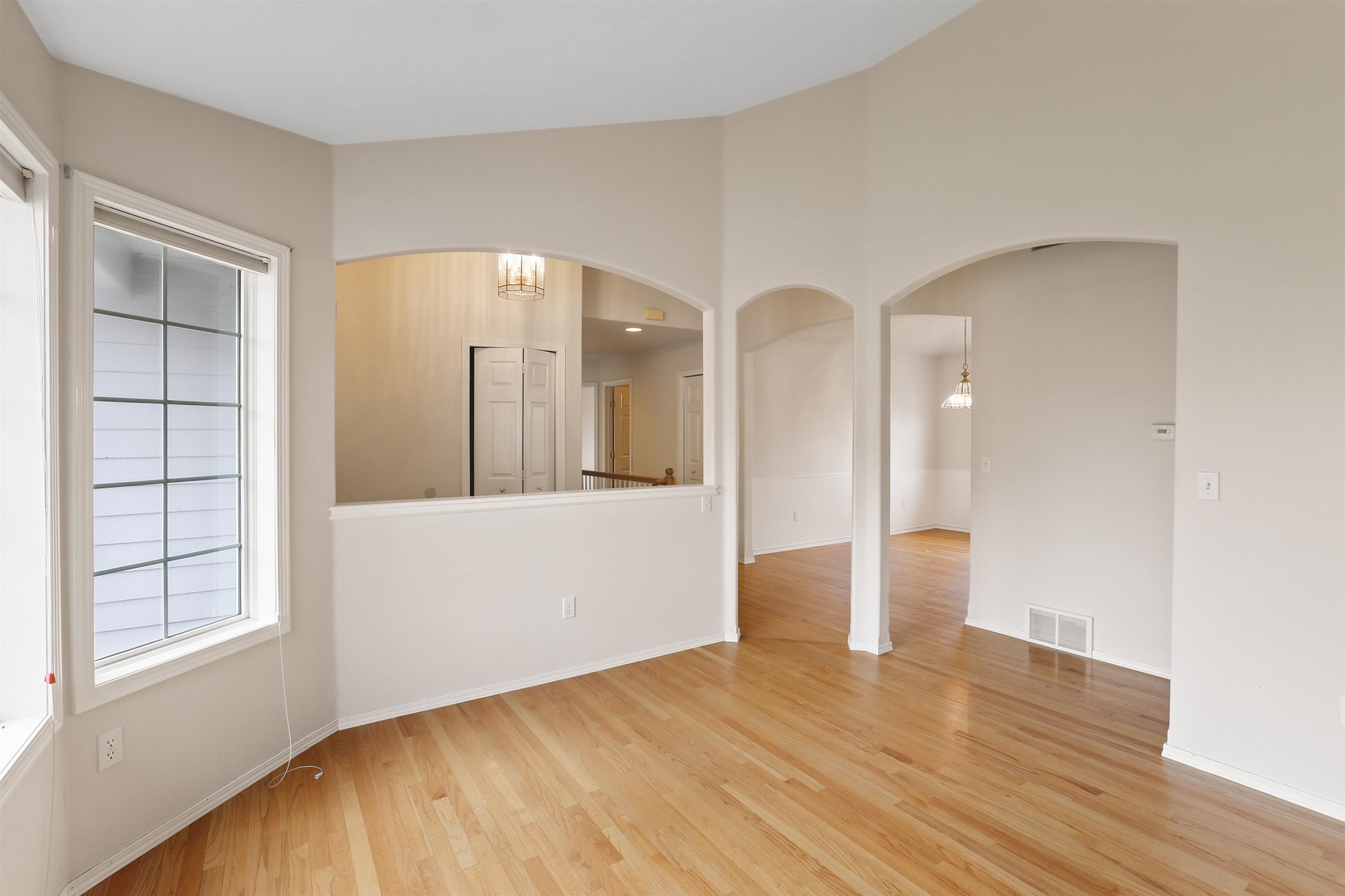 2820 W Hawthorne Rd - Photo 5