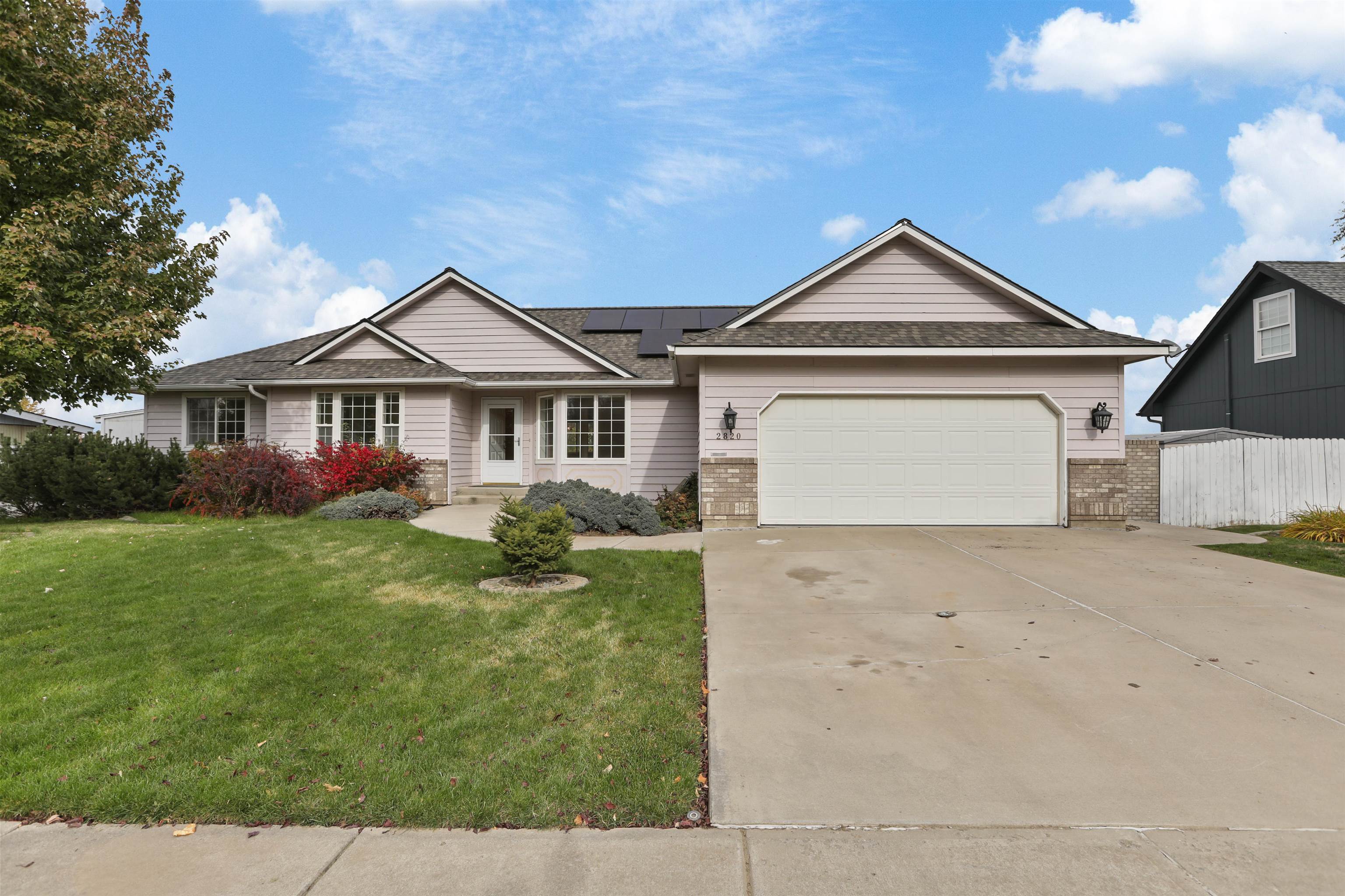 Listing photo for 2820 W Hawthorne Rd, Spokane