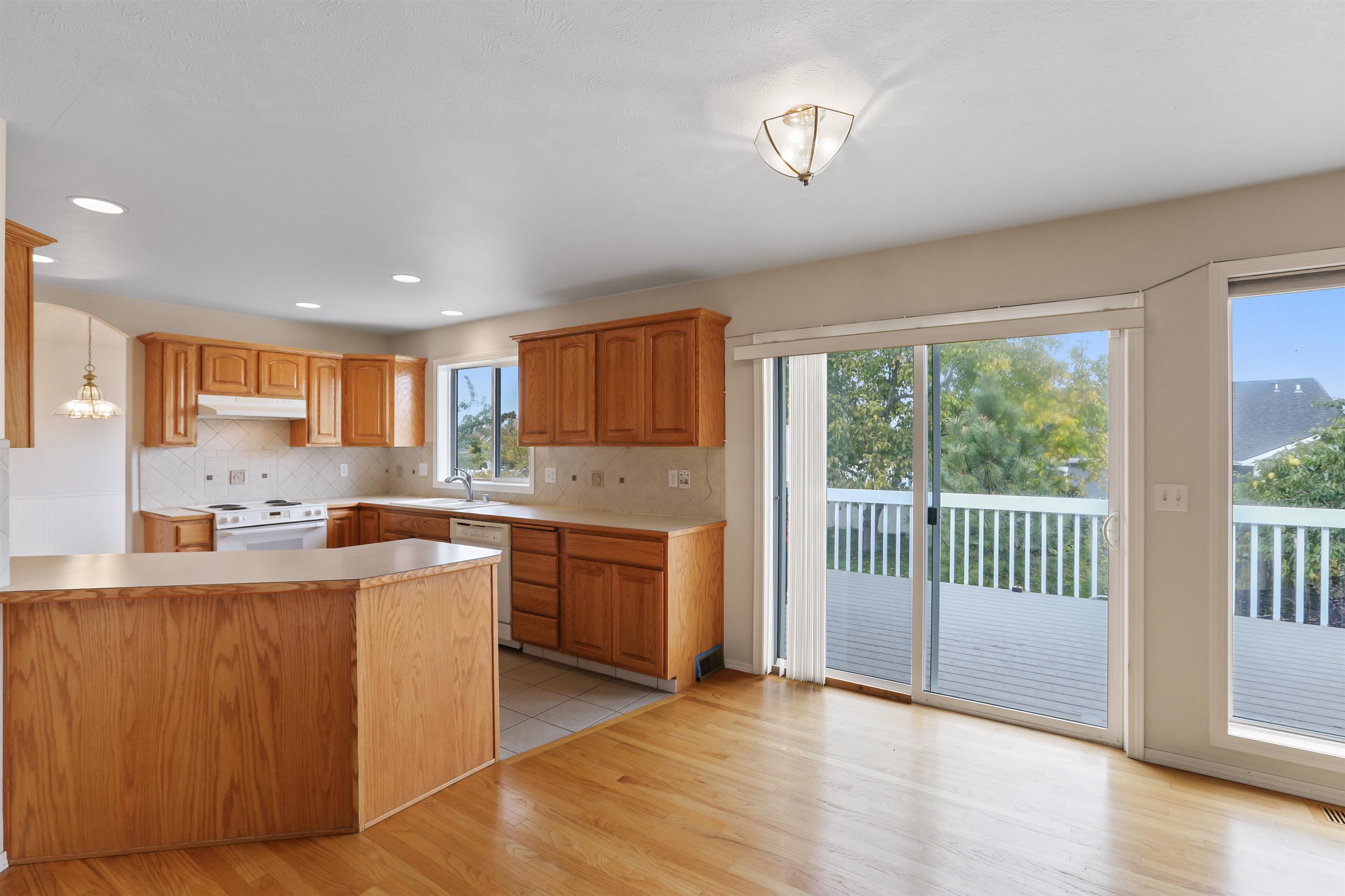 2820 W Hawthorne Rd - Photo 8