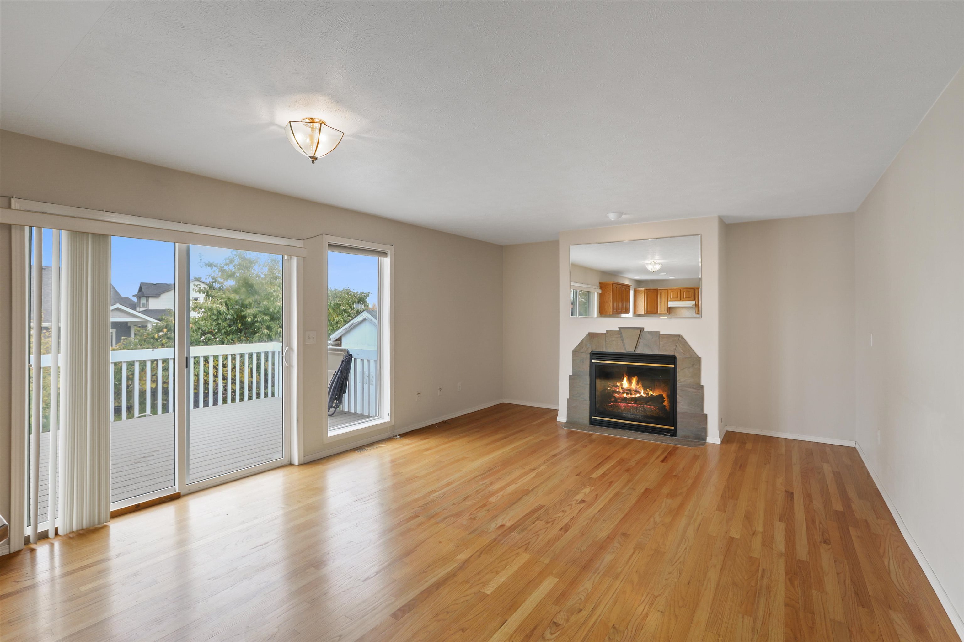 2820 W Hawthorne Rd - Photo 7