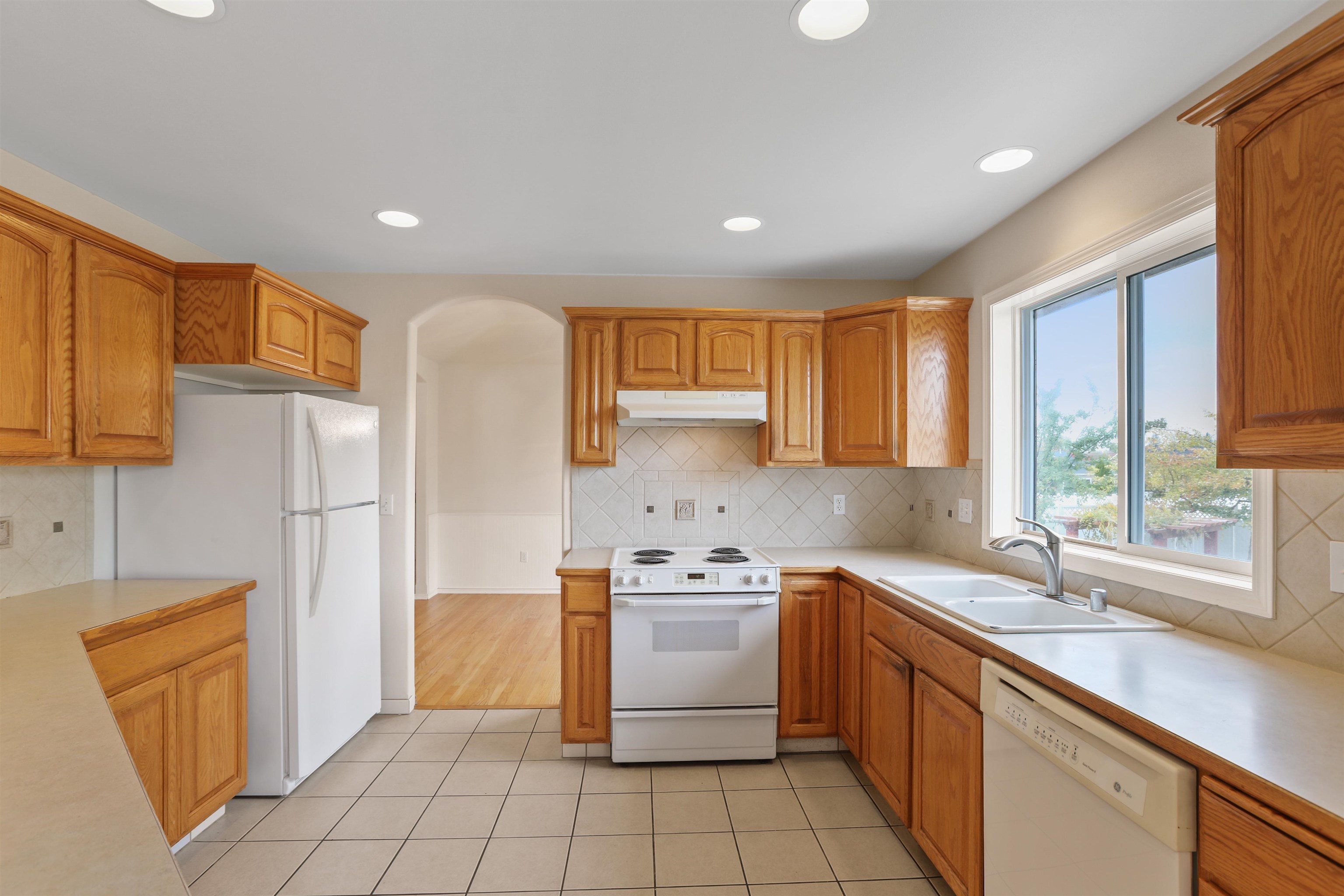 2820 W Hawthorne Rd - Photo 10