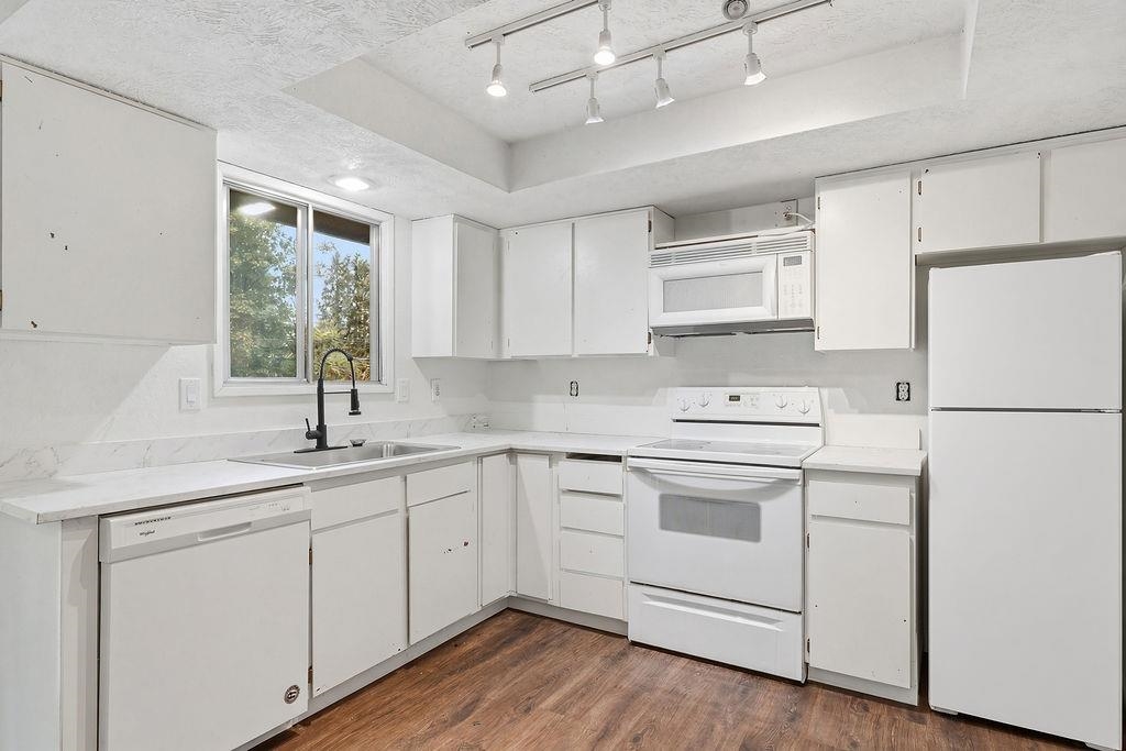 322 W 20TH Ave - Photo 12