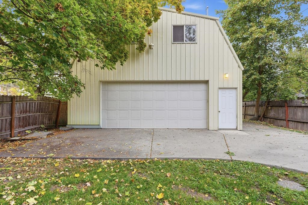 322 W 20TH Ave - Photo 31