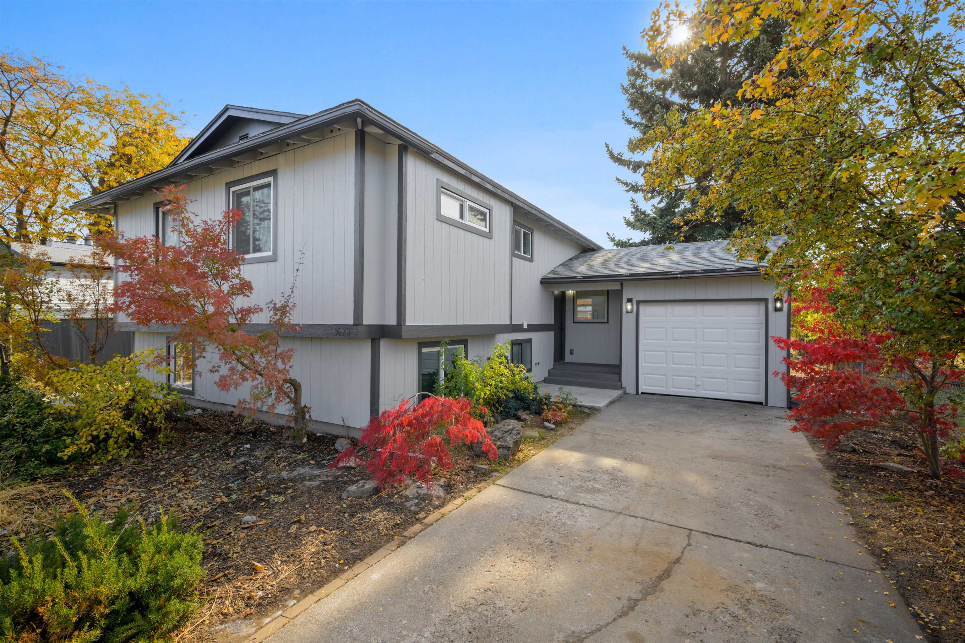 3622 E 26th Ave - Photo 2
