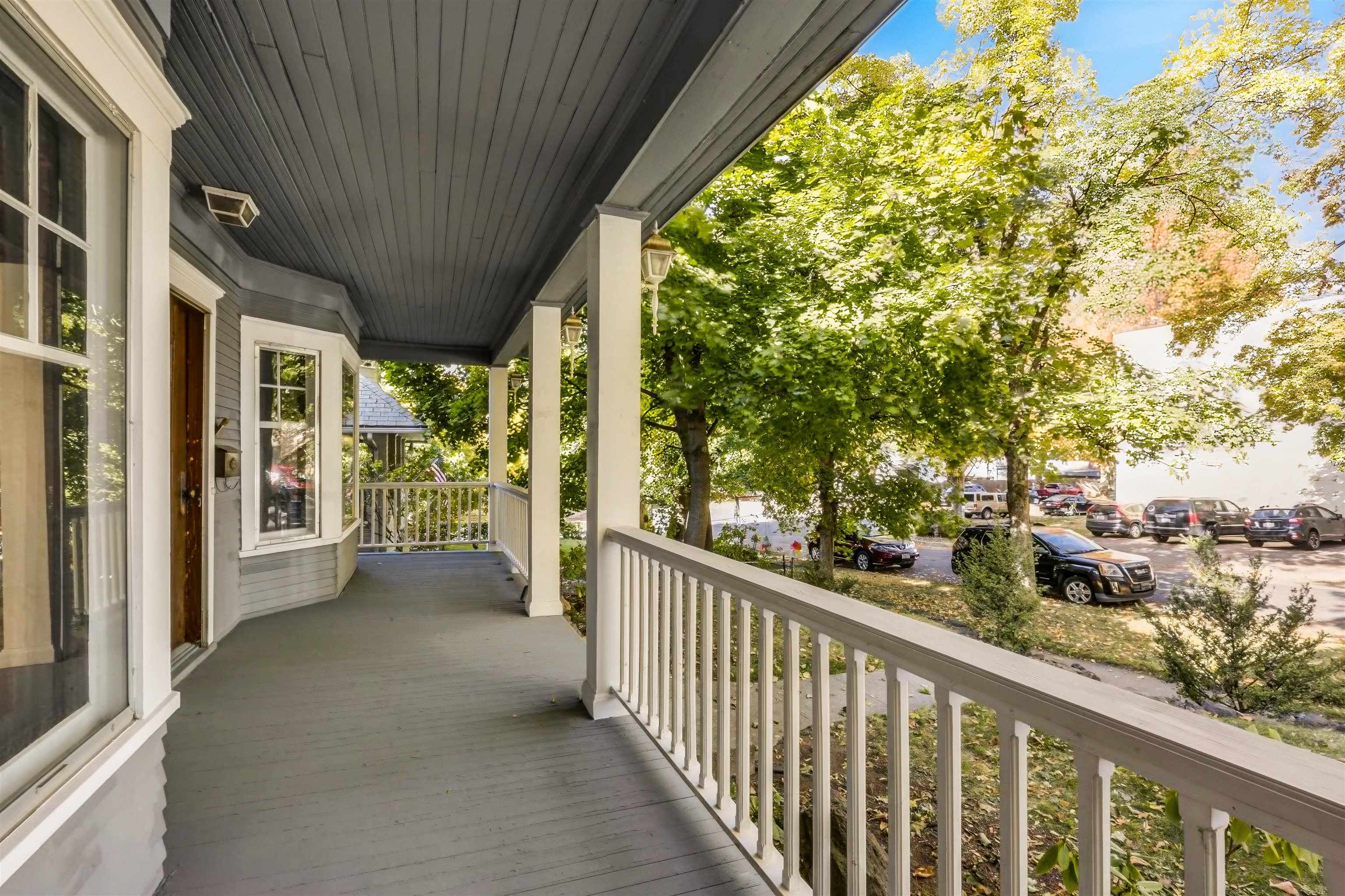 1035 W 10th Ave - Photo 2
